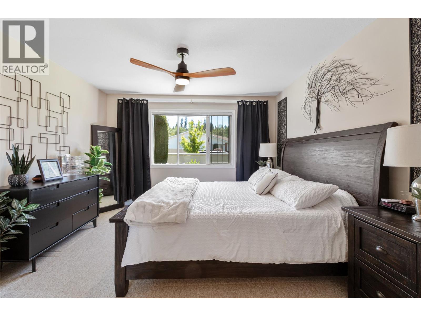 1886 Parkview Crescent Unit# 3