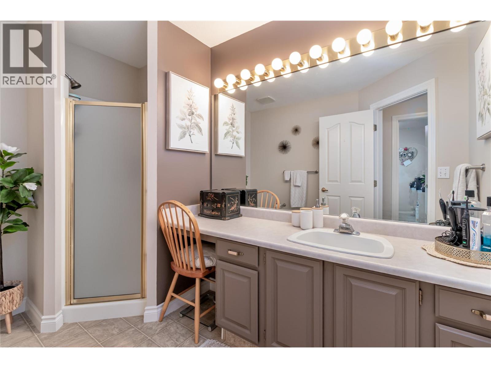 1886 Parkview Crescent Unit# 3