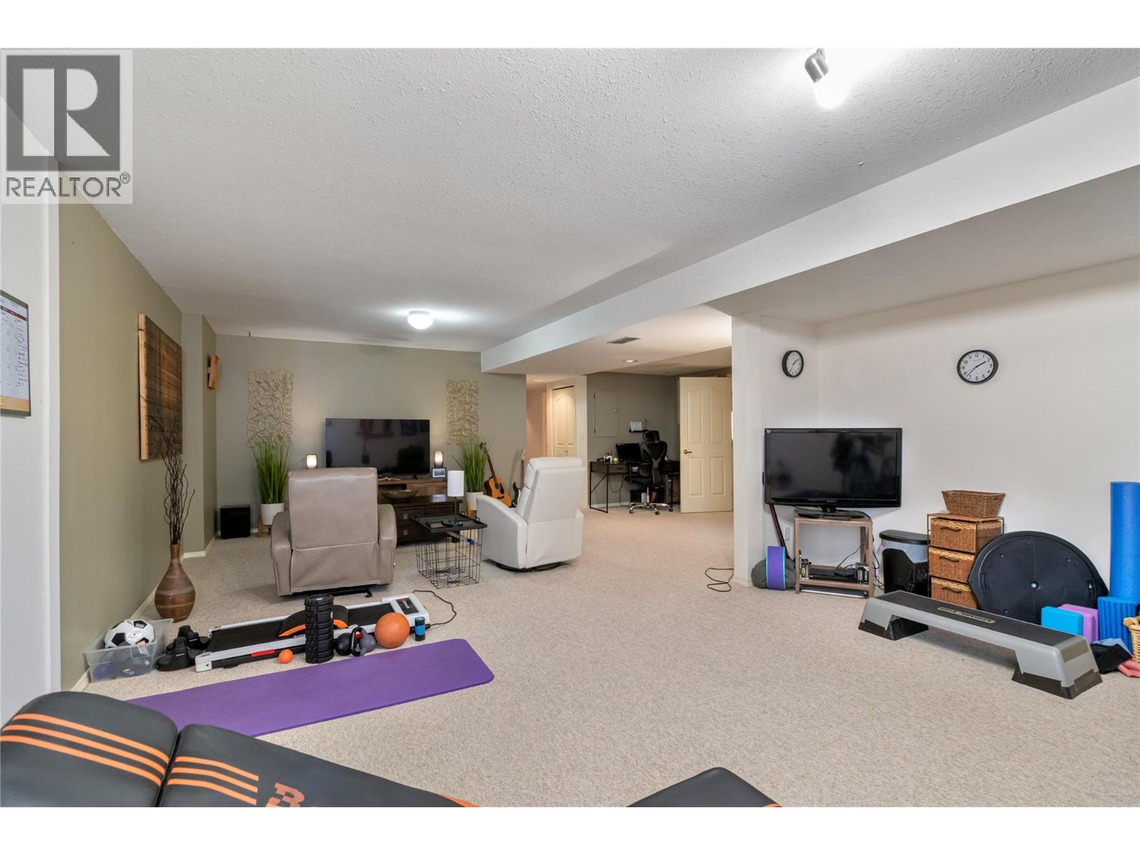 1886 Parkview Crescent Unit# 3