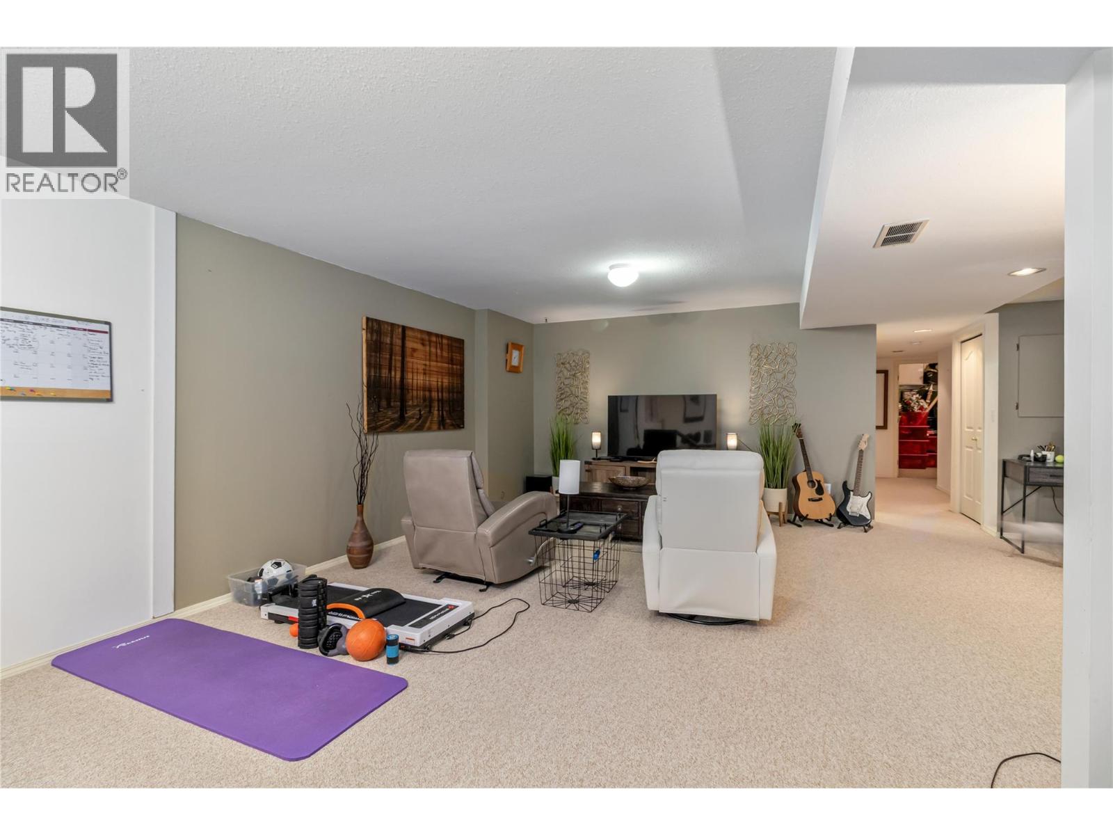 1886 Parkview Crescent Unit# 3
