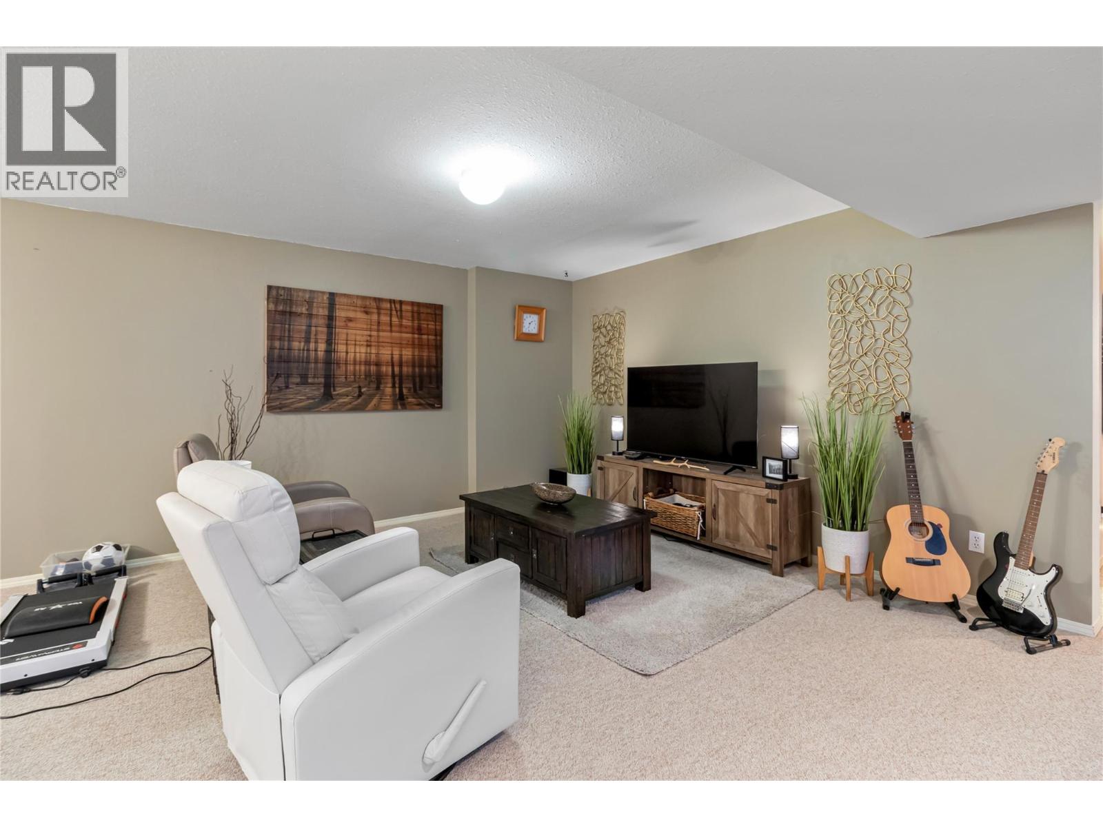 1886 Parkview Crescent Unit# 3