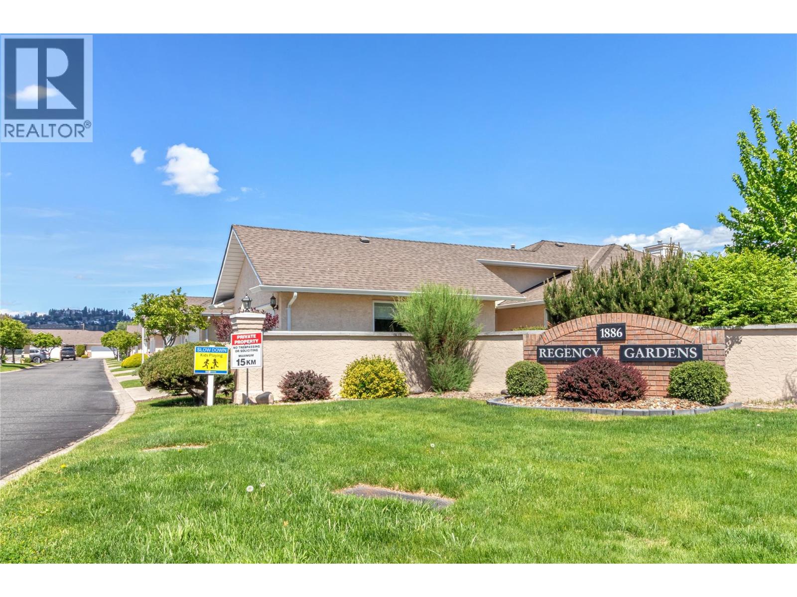 1886 Parkview Crescent Unit# 3