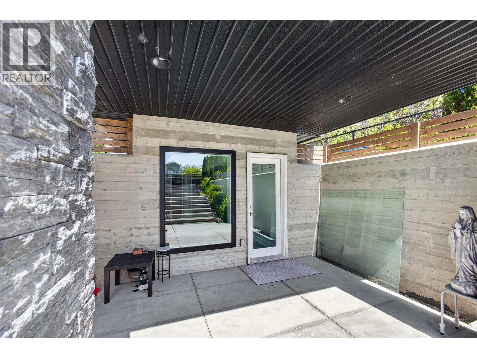 3859 Carrall Road