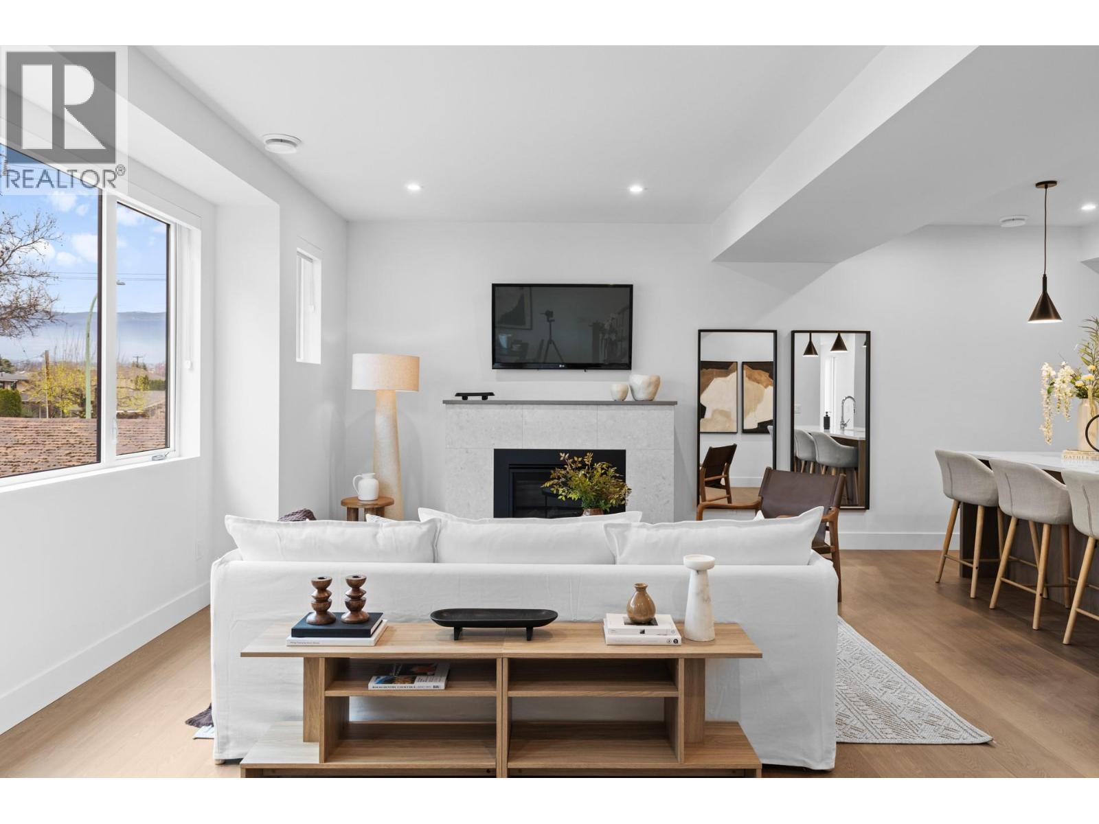 1463 Inkar Road Unit# 6