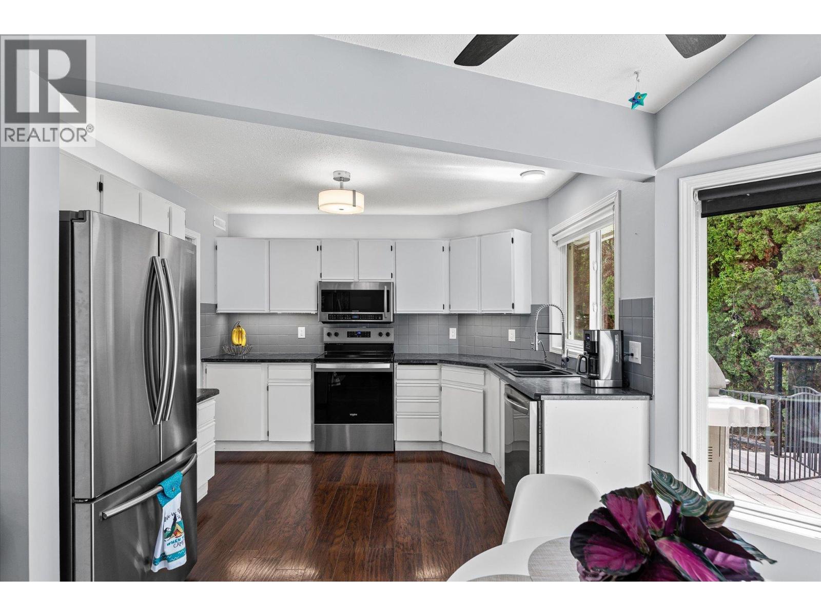 3418 Mariposa Court