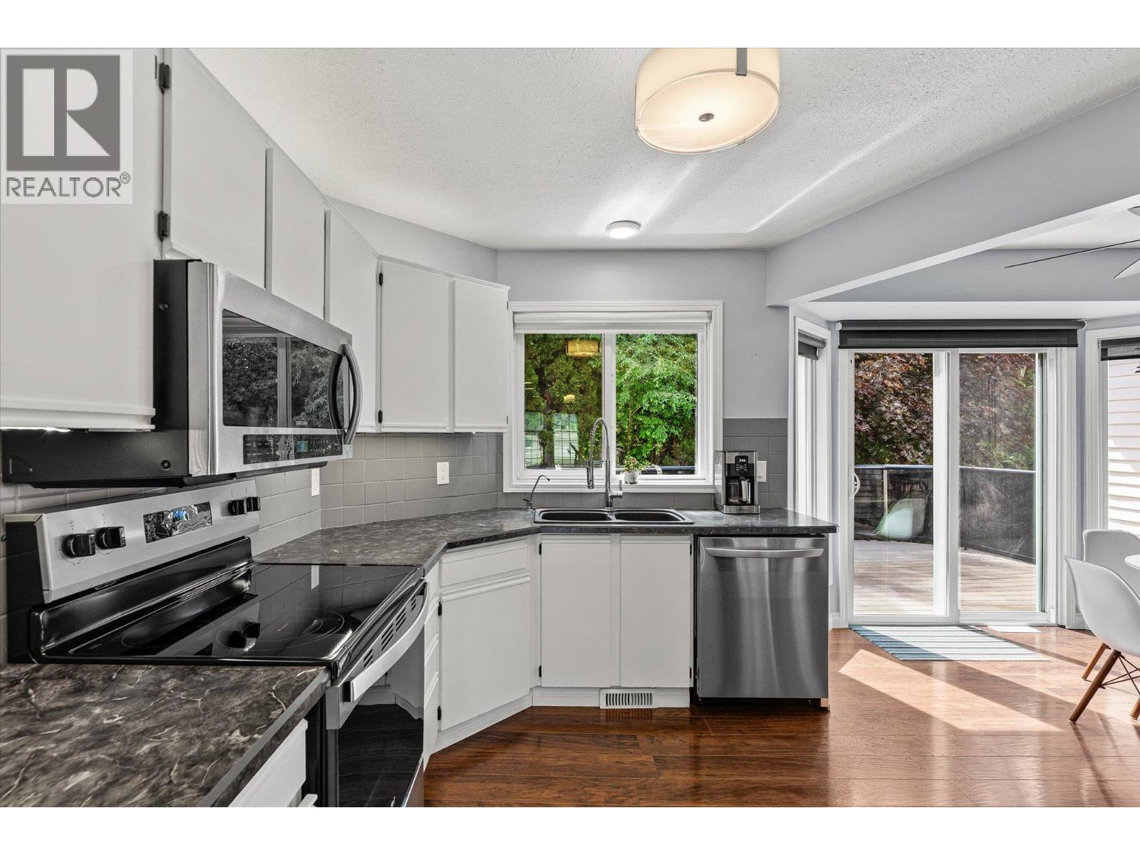 3418 Mariposa Court
