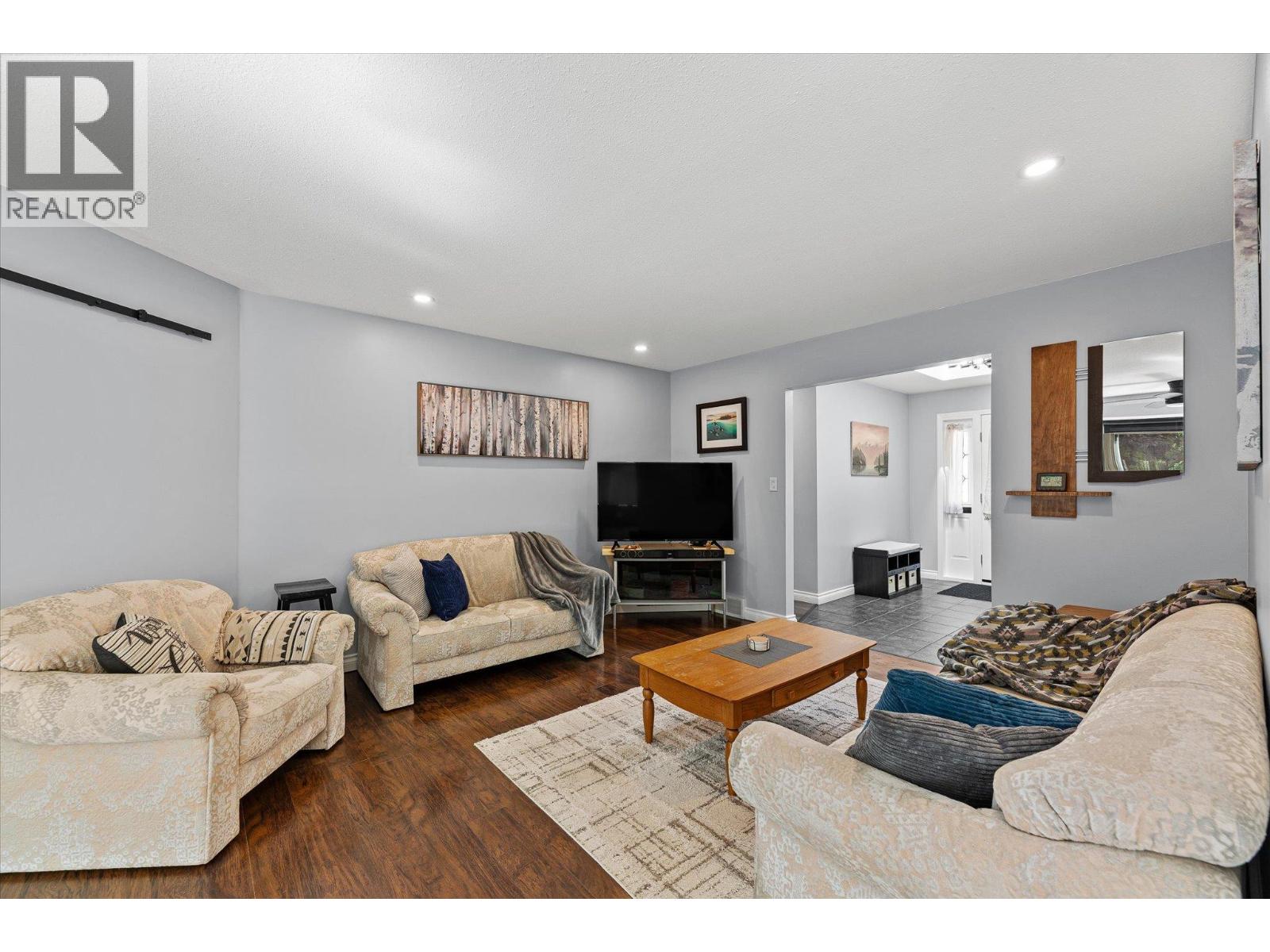 3418 Mariposa Court