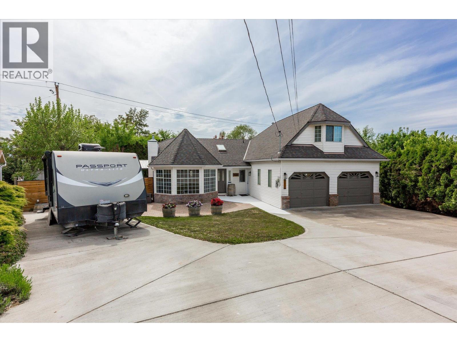 3418 Mariposa Court