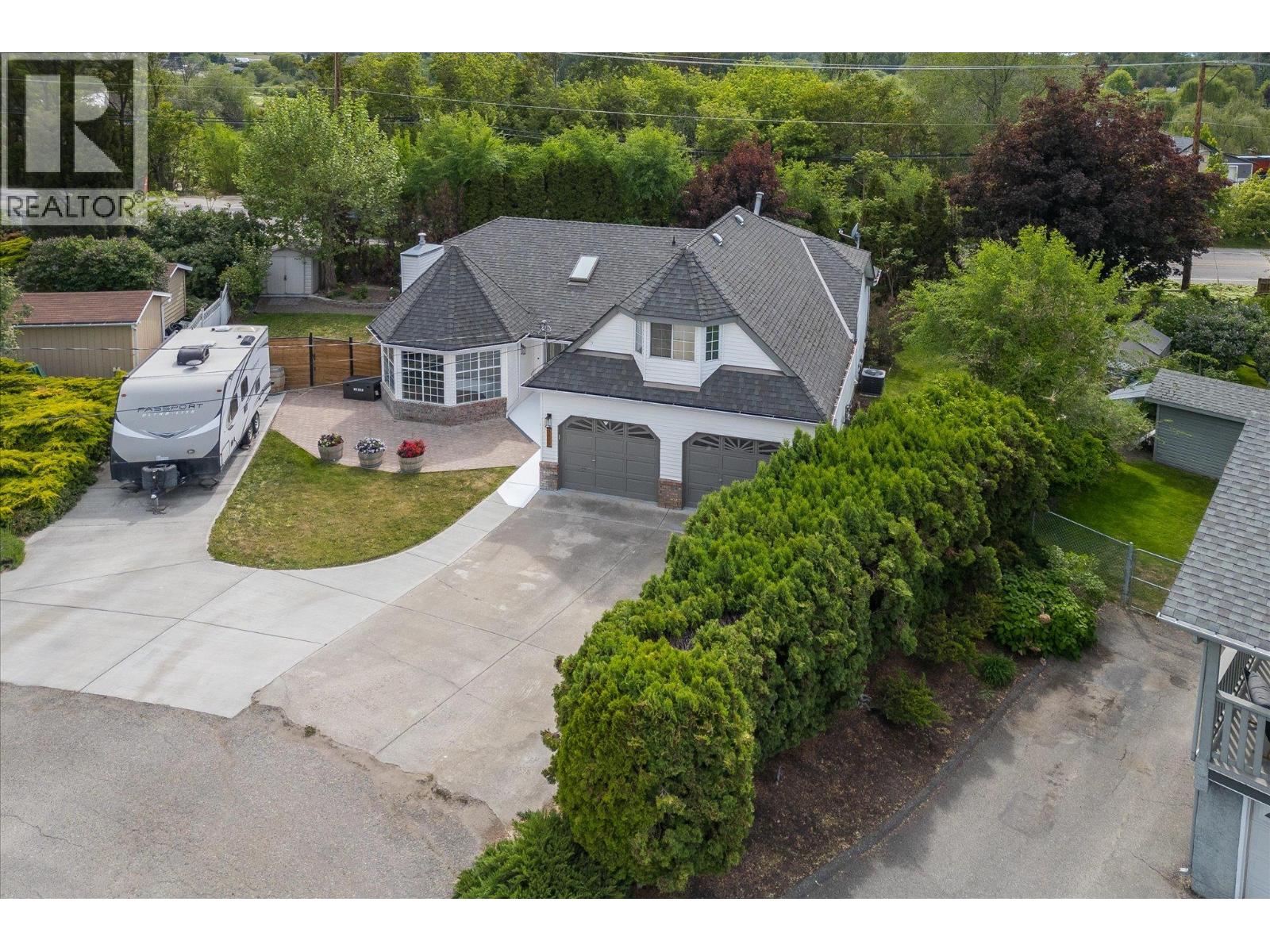 3418 Mariposa Court