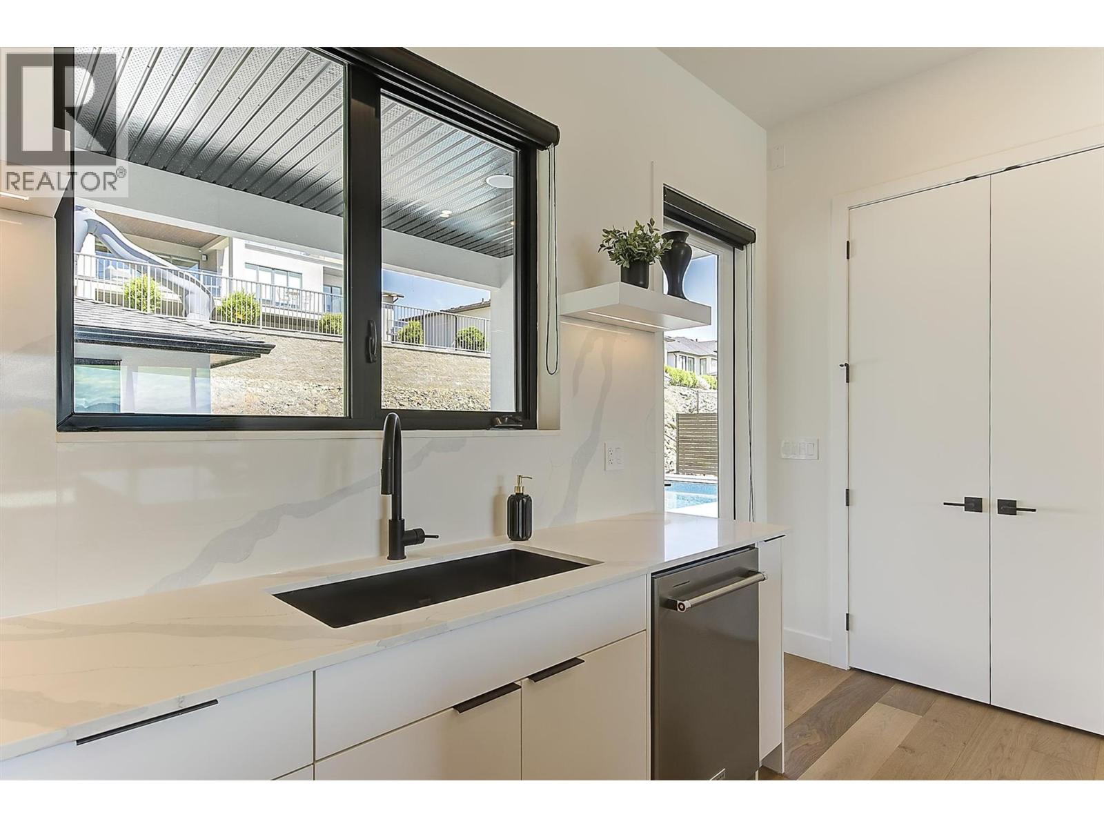 3342 Vineyard View Drive