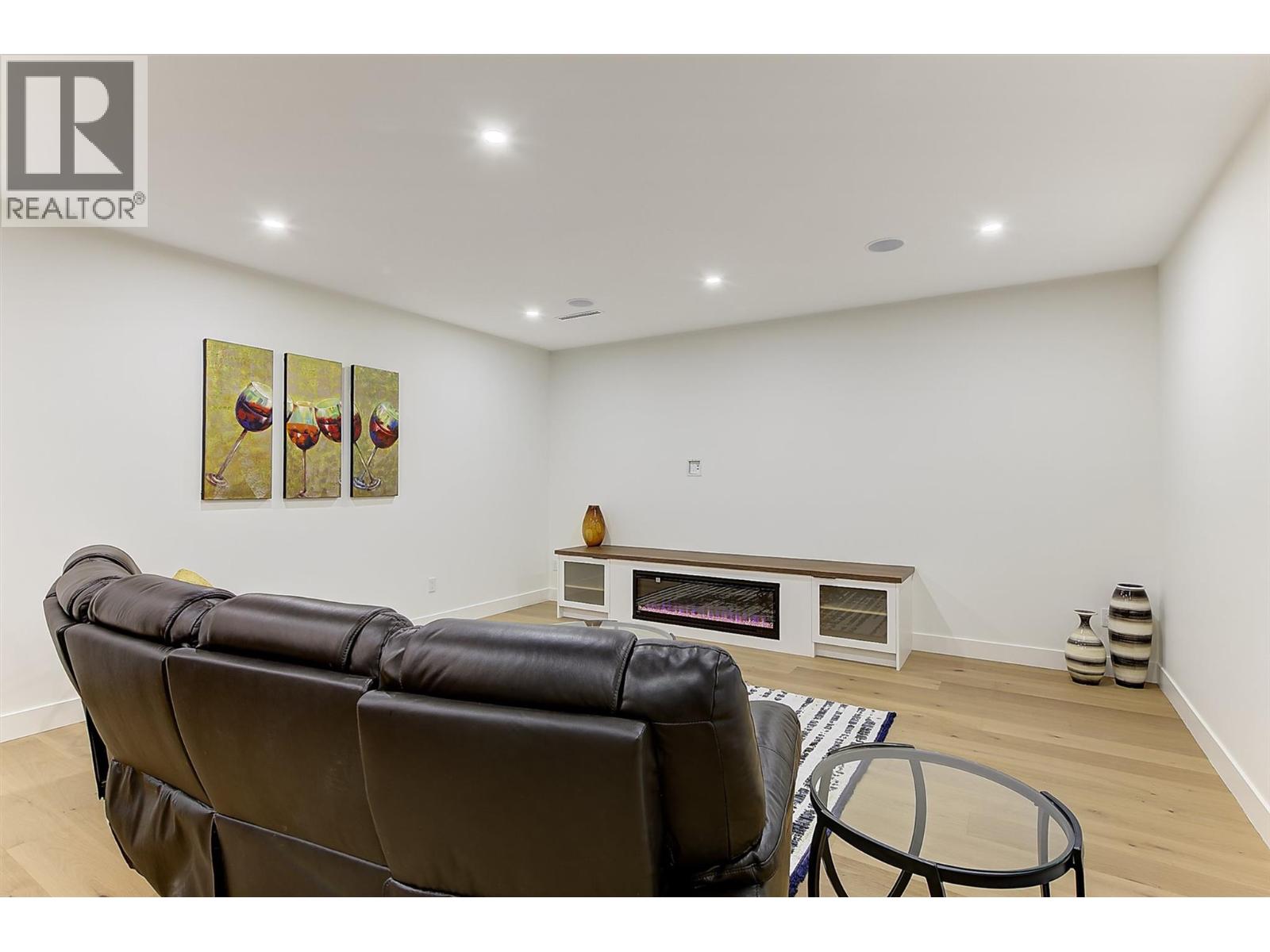 3342 Vineyard View Drive