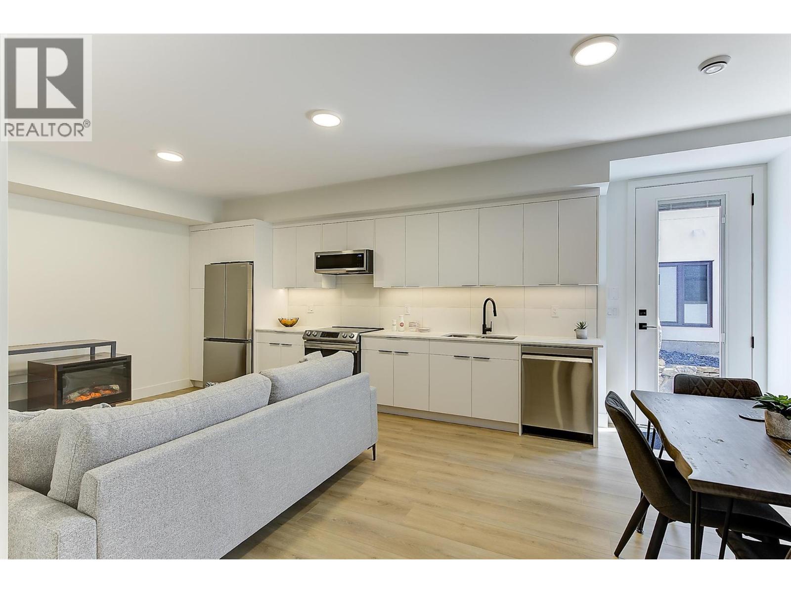 3342 Vineyard View Drive