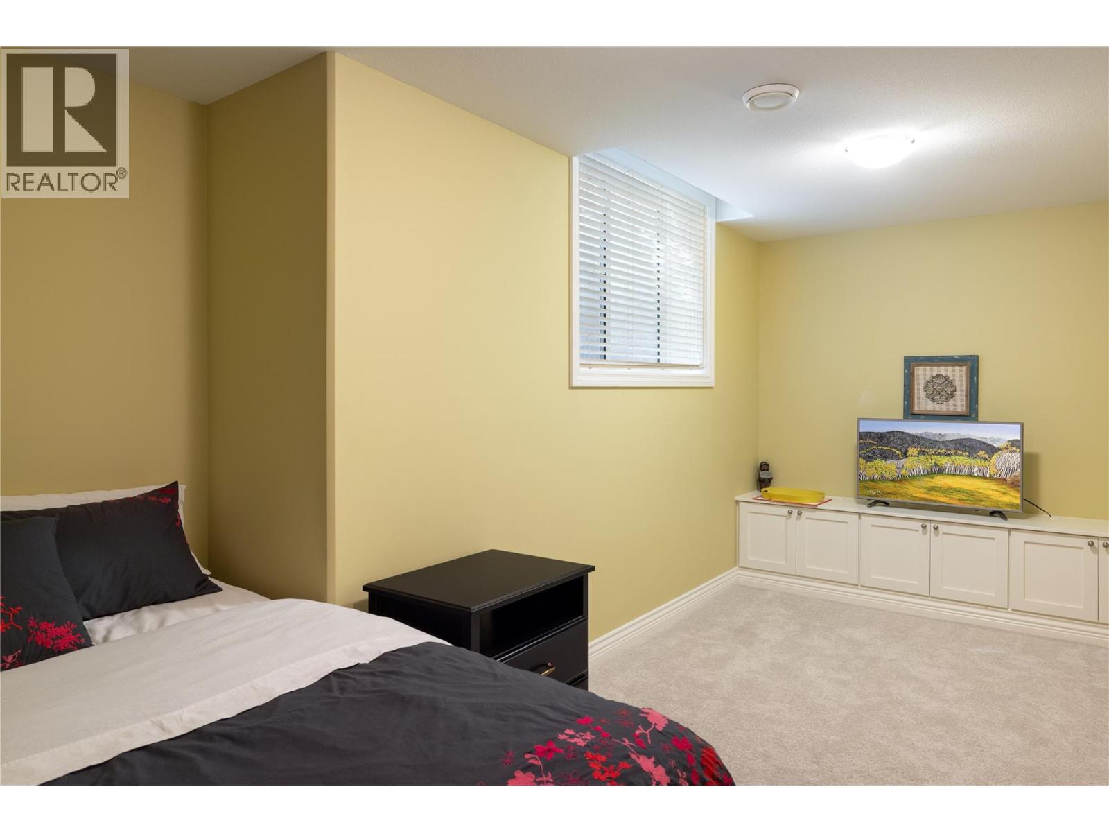1010 Lamont Court