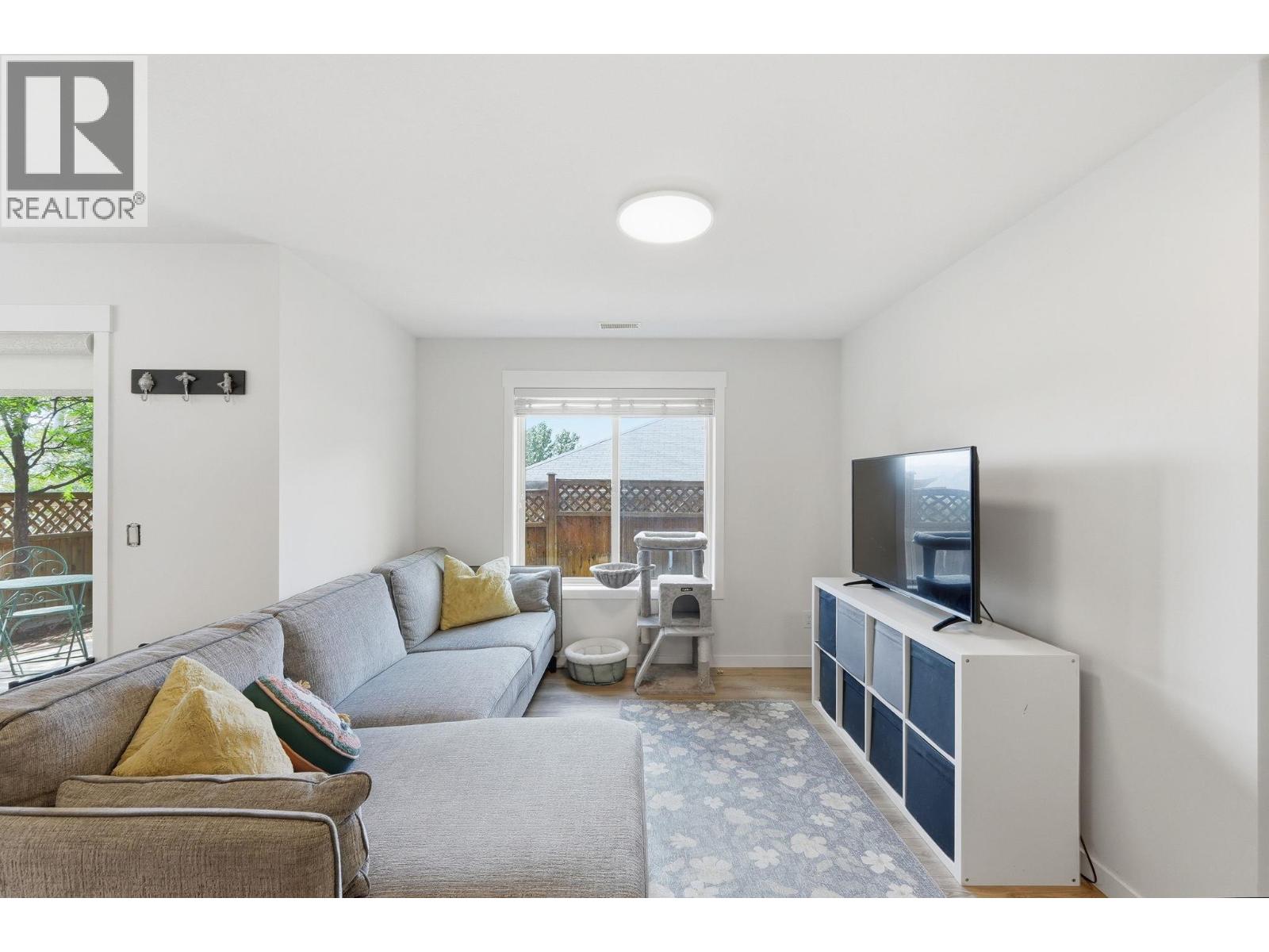 2040 Rosealee Lane Unit# 15