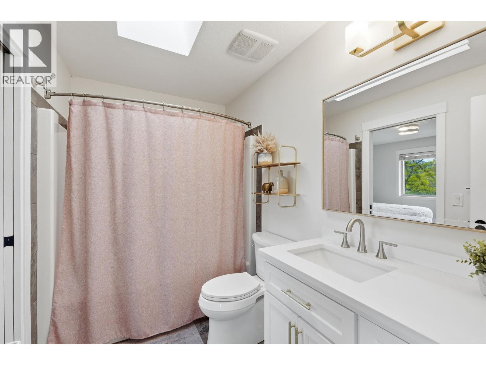 2040 Rosealee Lane Unit# 15