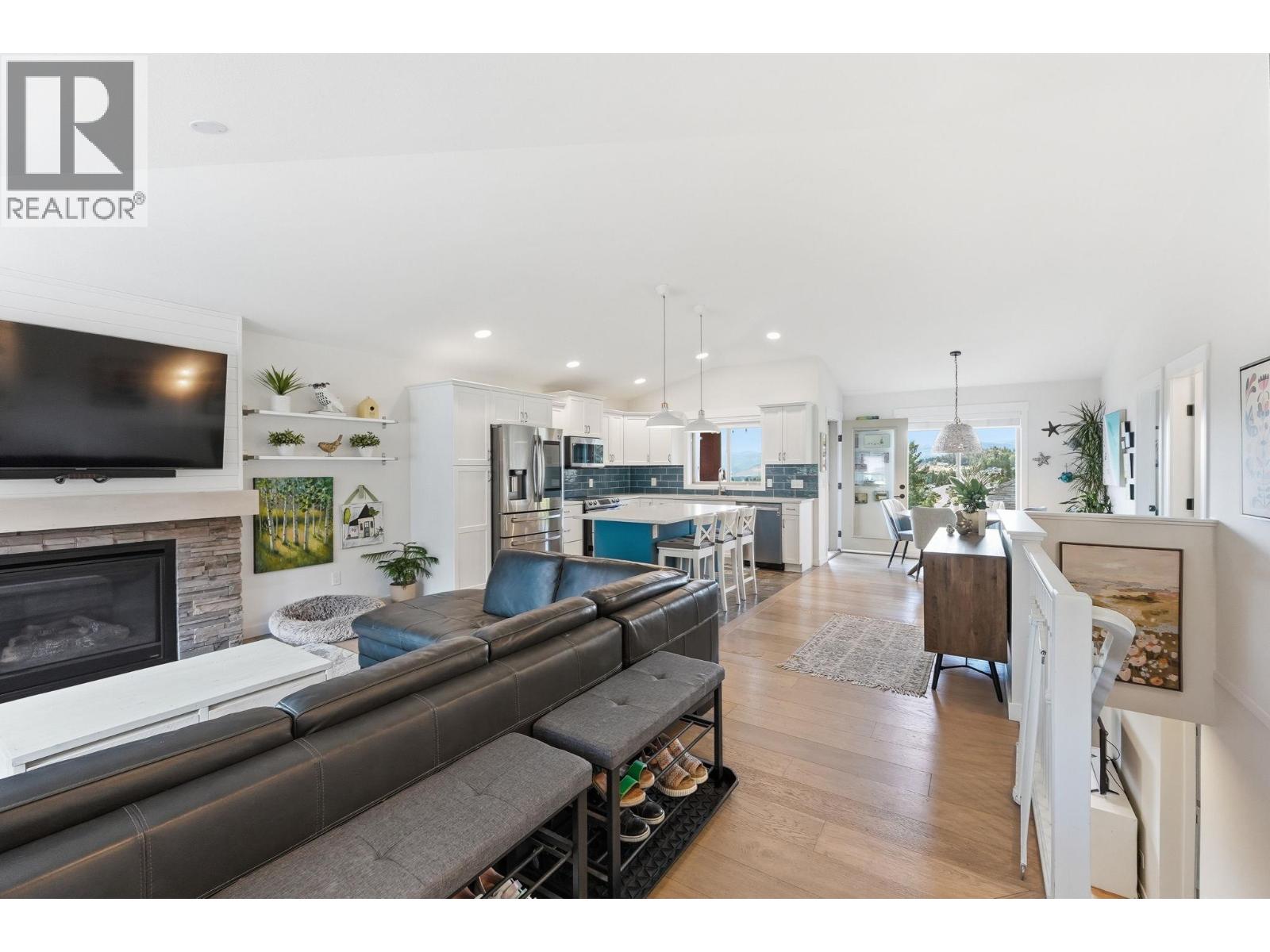 2040 Rosealee Lane Unit# 15