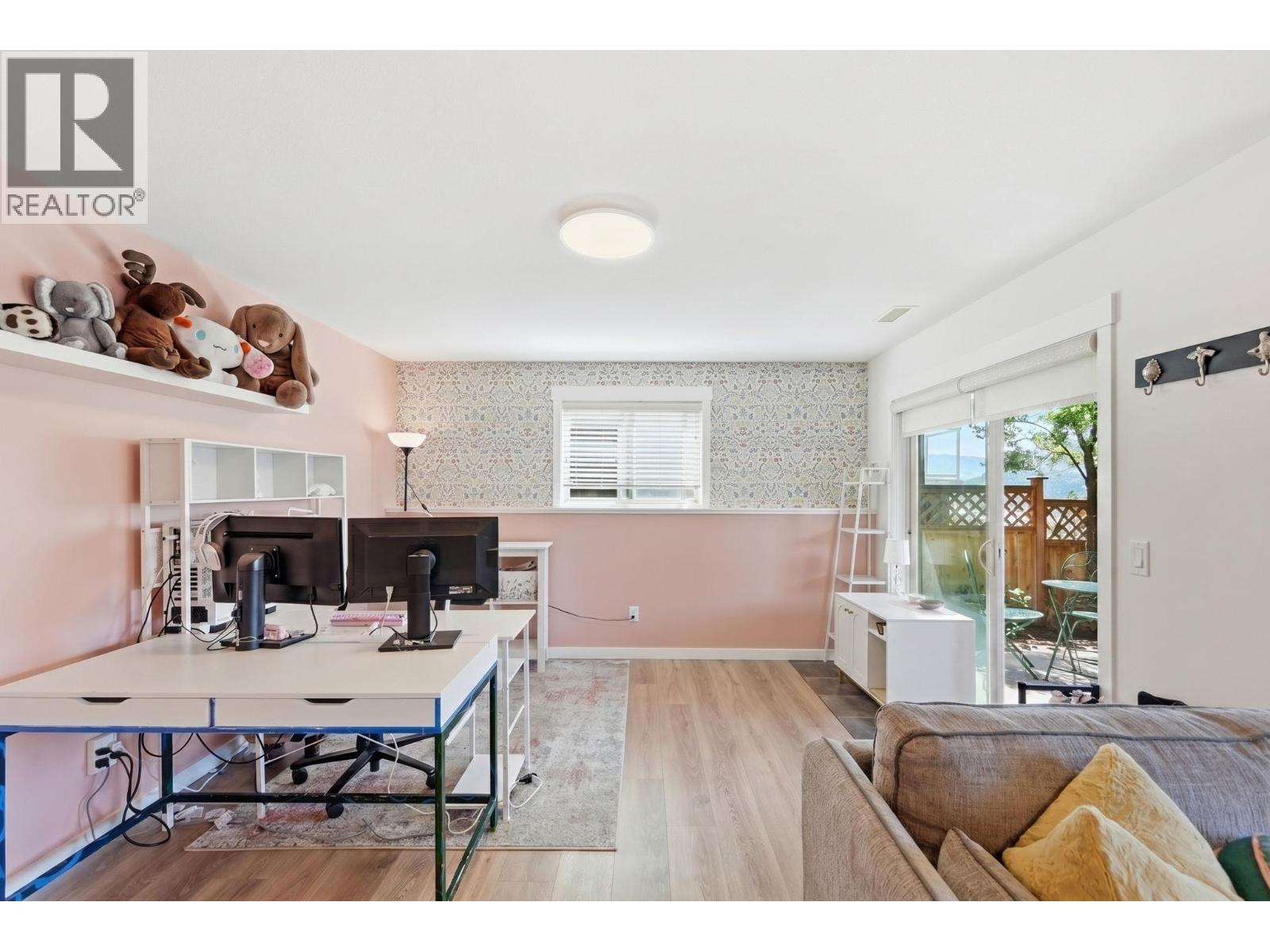 2040 Rosealee Lane Unit# 15