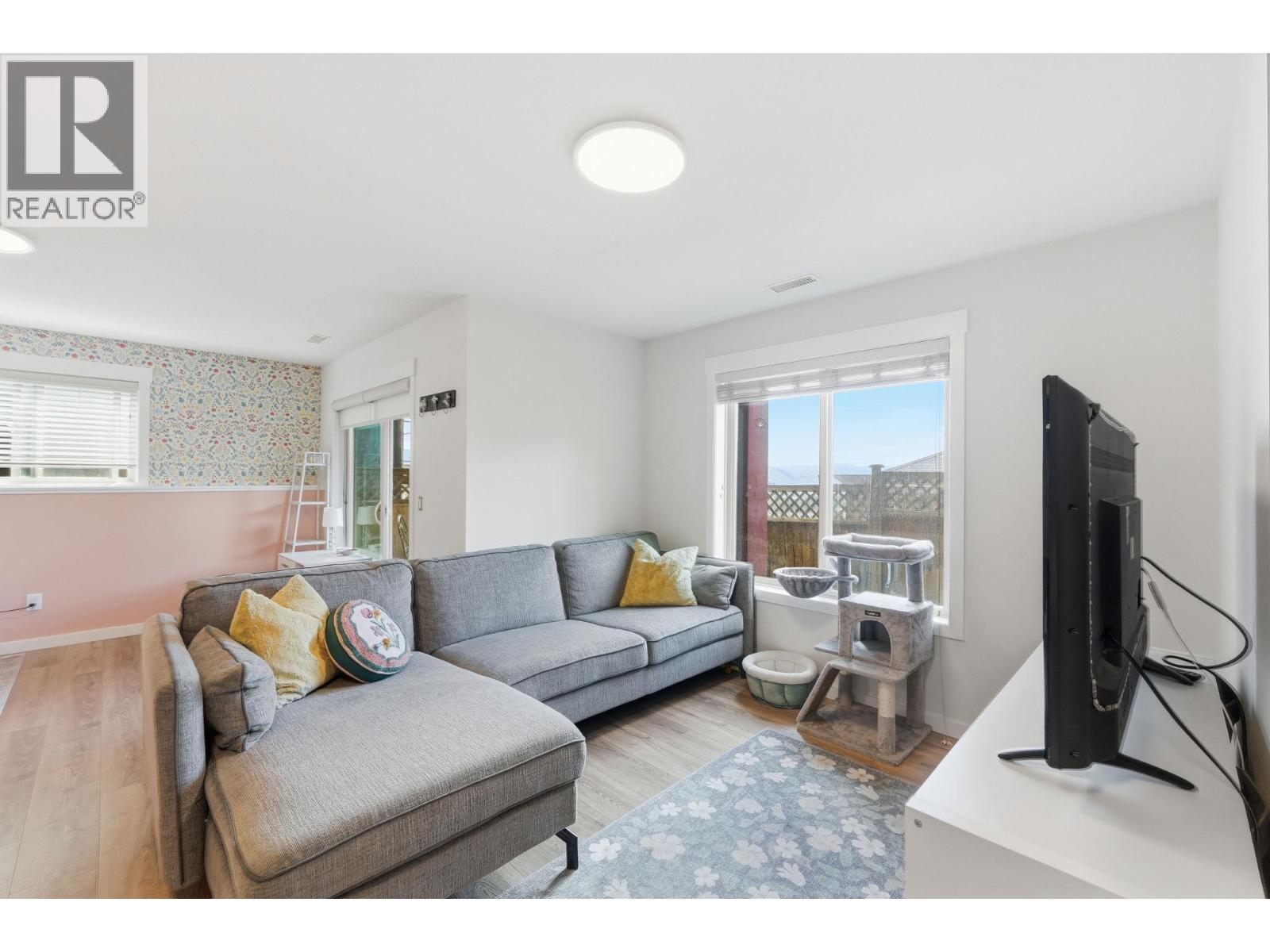2040 Rosealee Lane Unit# 15
