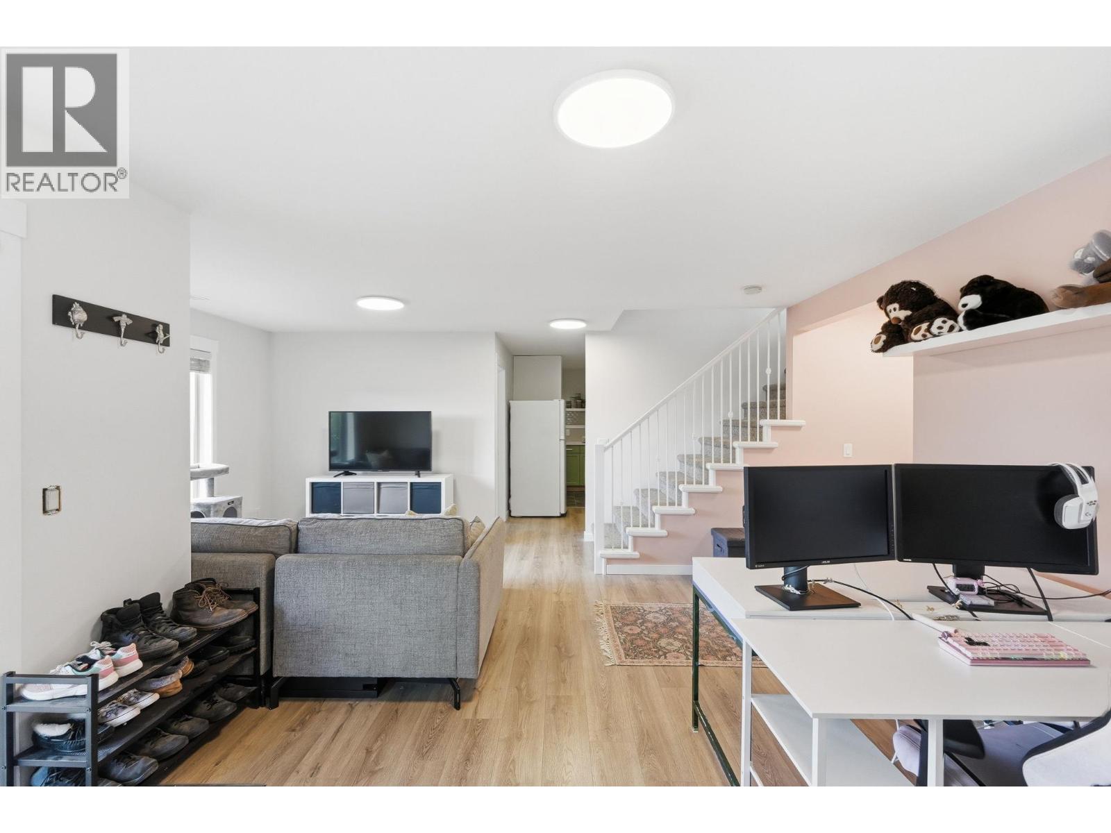 2040 Rosealee Lane Unit# 15