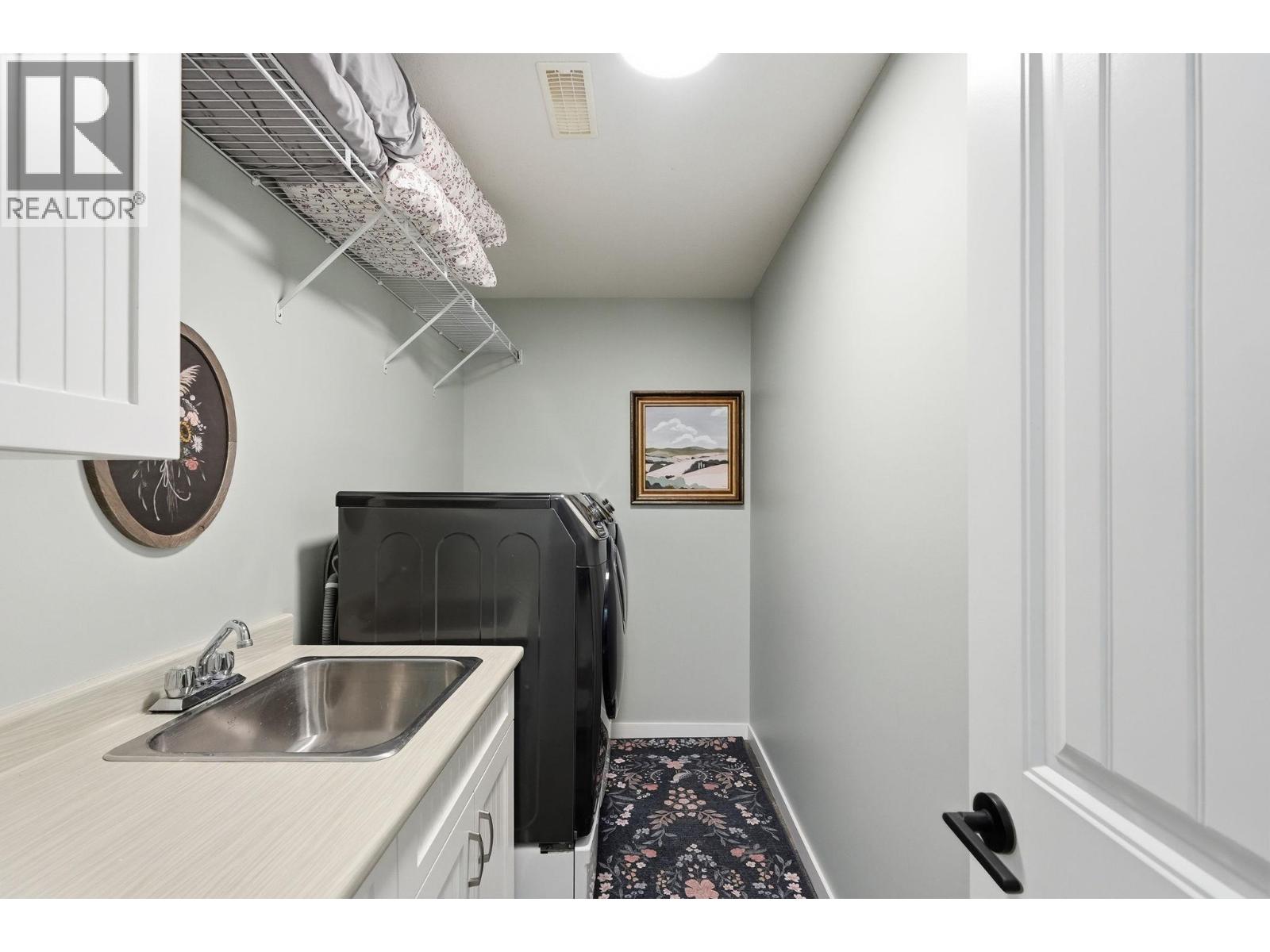 2040 Rosealee Lane Unit# 15