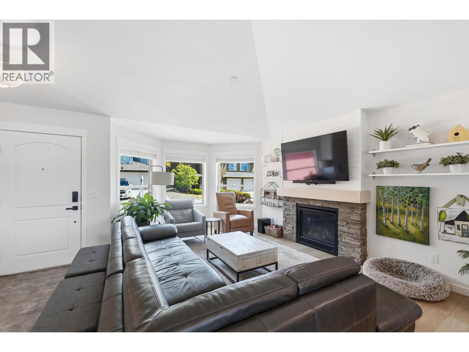 2040 Rosealee Lane Unit# 15
