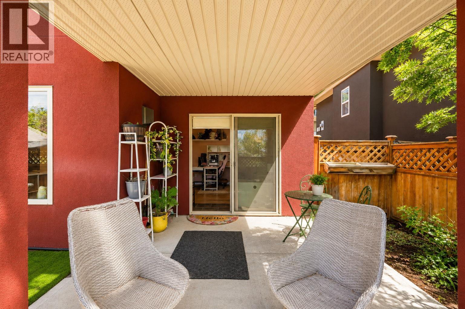 2040 Rosealee Lane Unit# 15