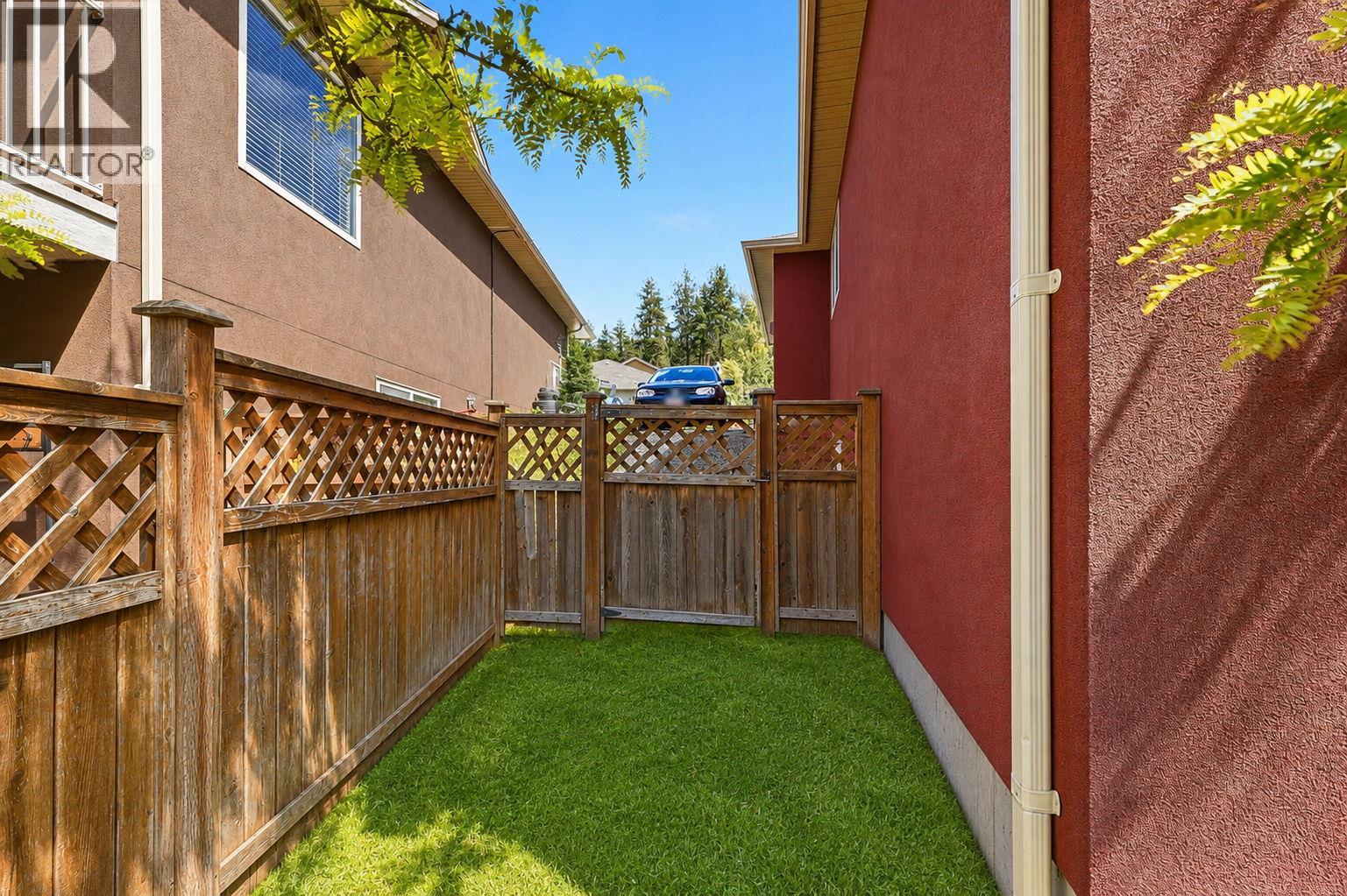 2040 Rosealee Lane Unit# 15