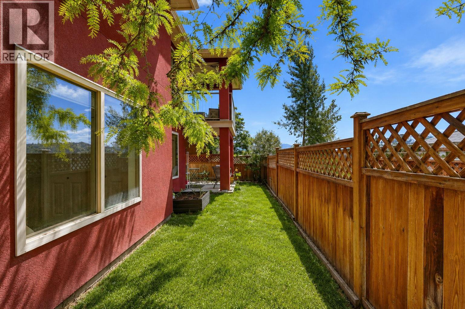 2040 Rosealee Lane Unit# 15