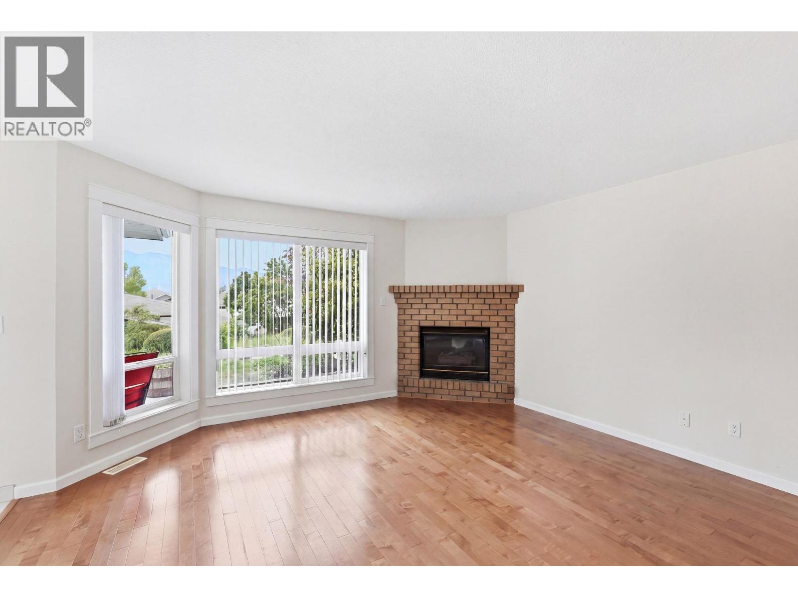 4035 Gellatly Road Unit# 106