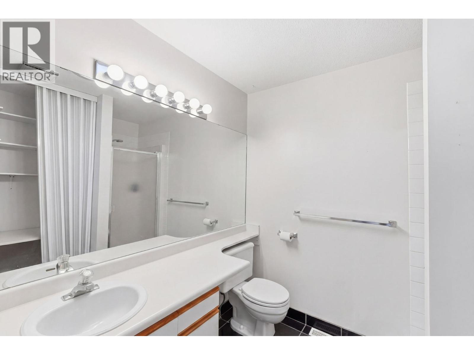 4035 Gellatly Road Unit# 106