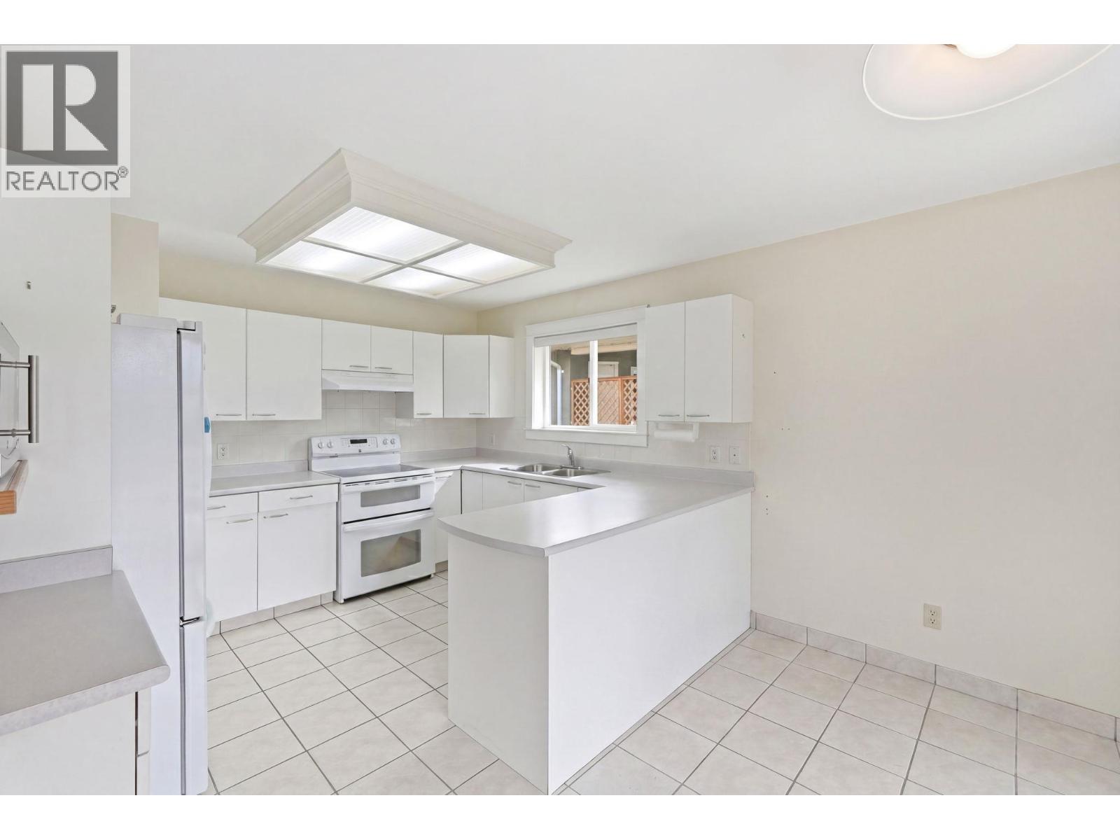 4035 Gellatly Road Unit# 106