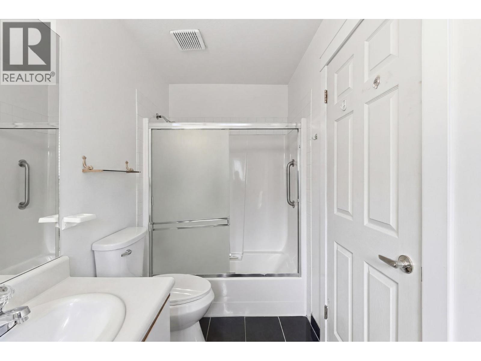 4035 Gellatly Road Unit# 106