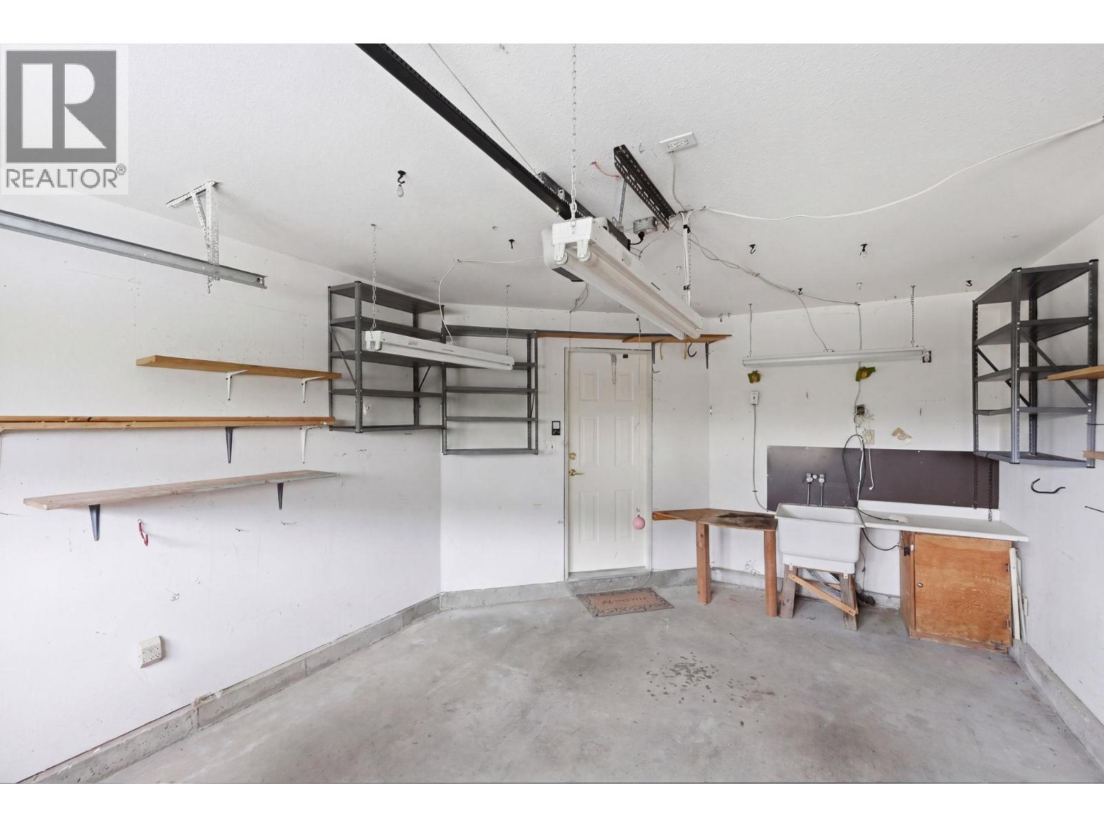 4035 Gellatly Road Unit# 106