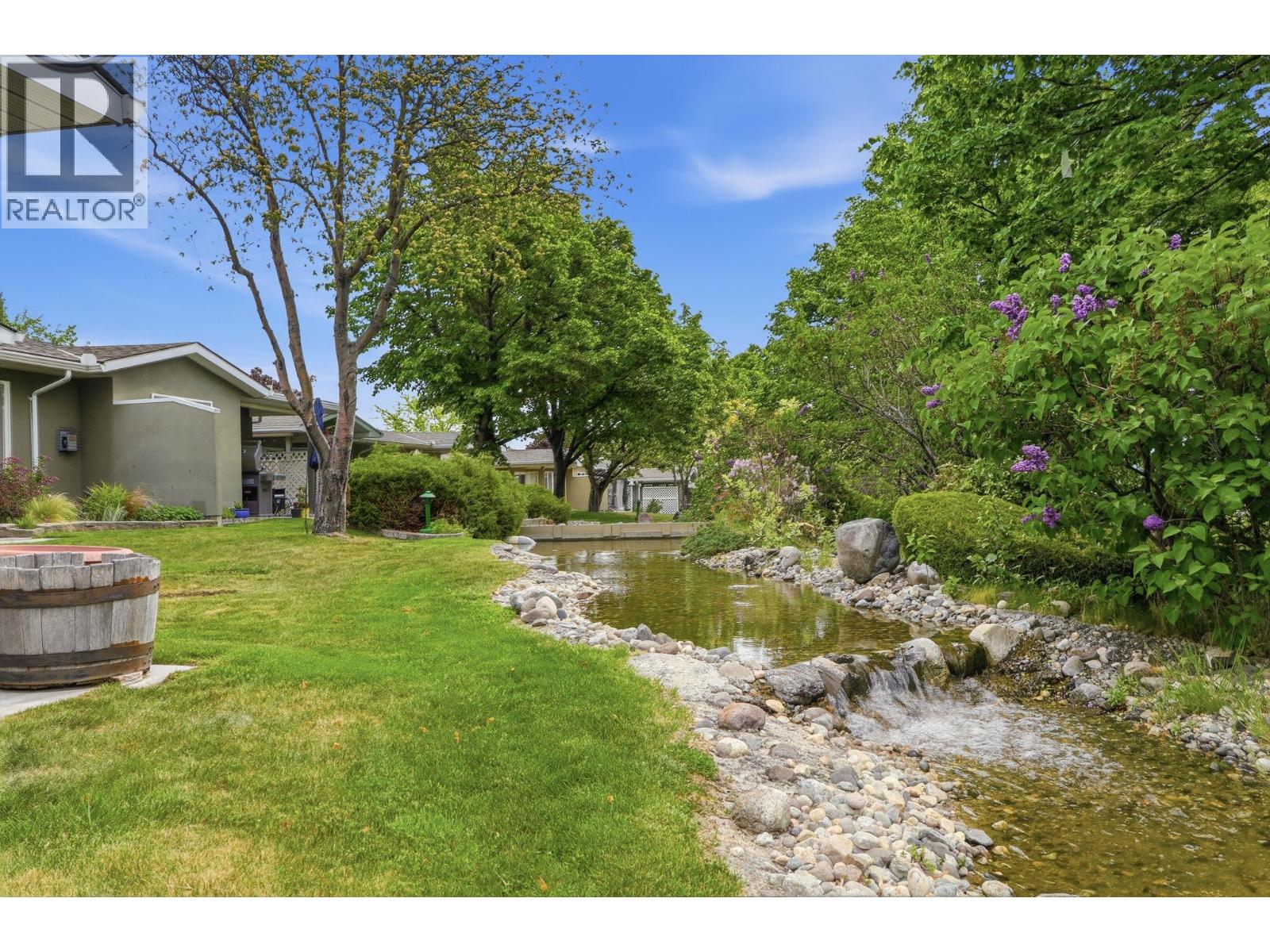 4035 Gellatly Road Unit# 106