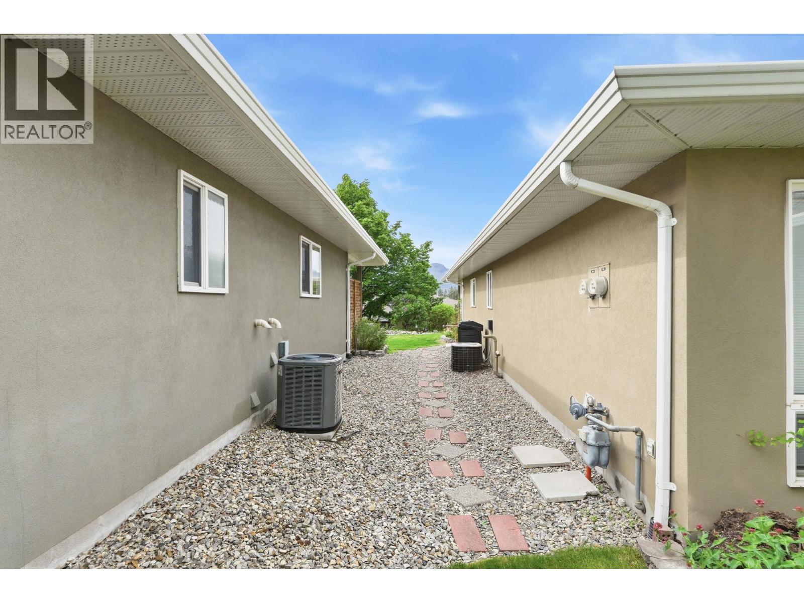 4035 Gellatly Road Unit# 106