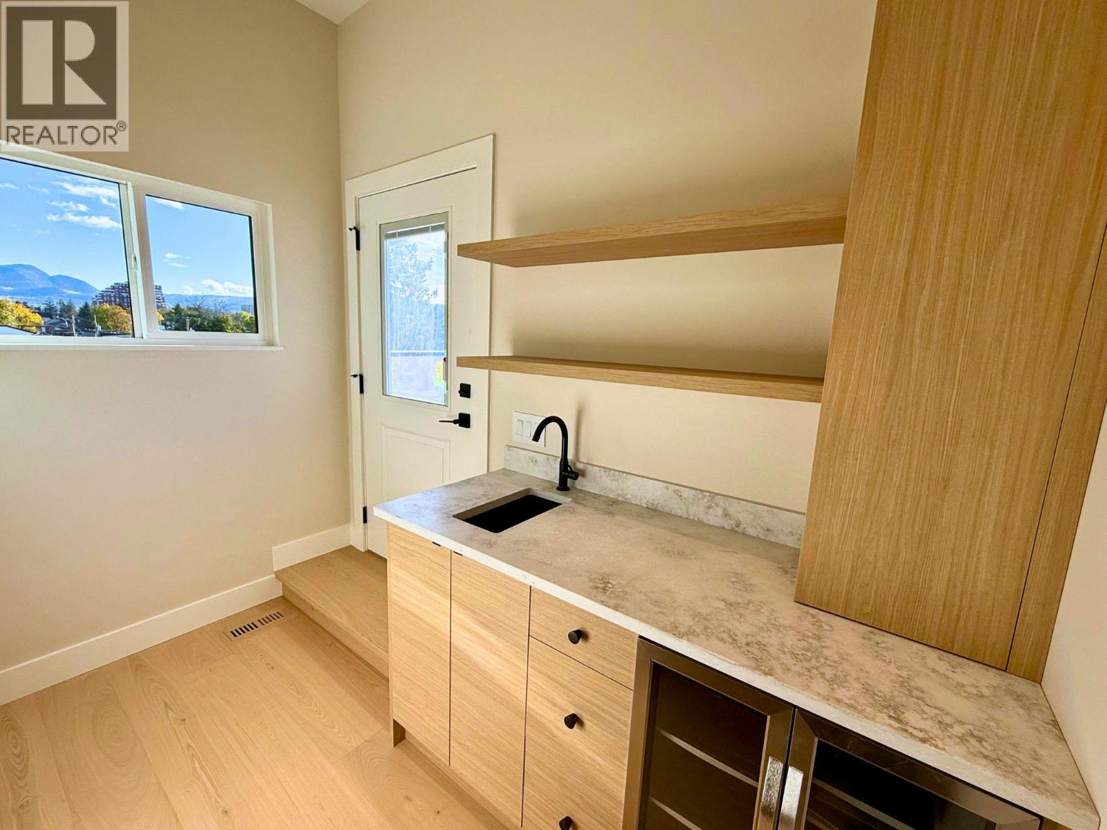 781 Martin Avenue Unit# 4