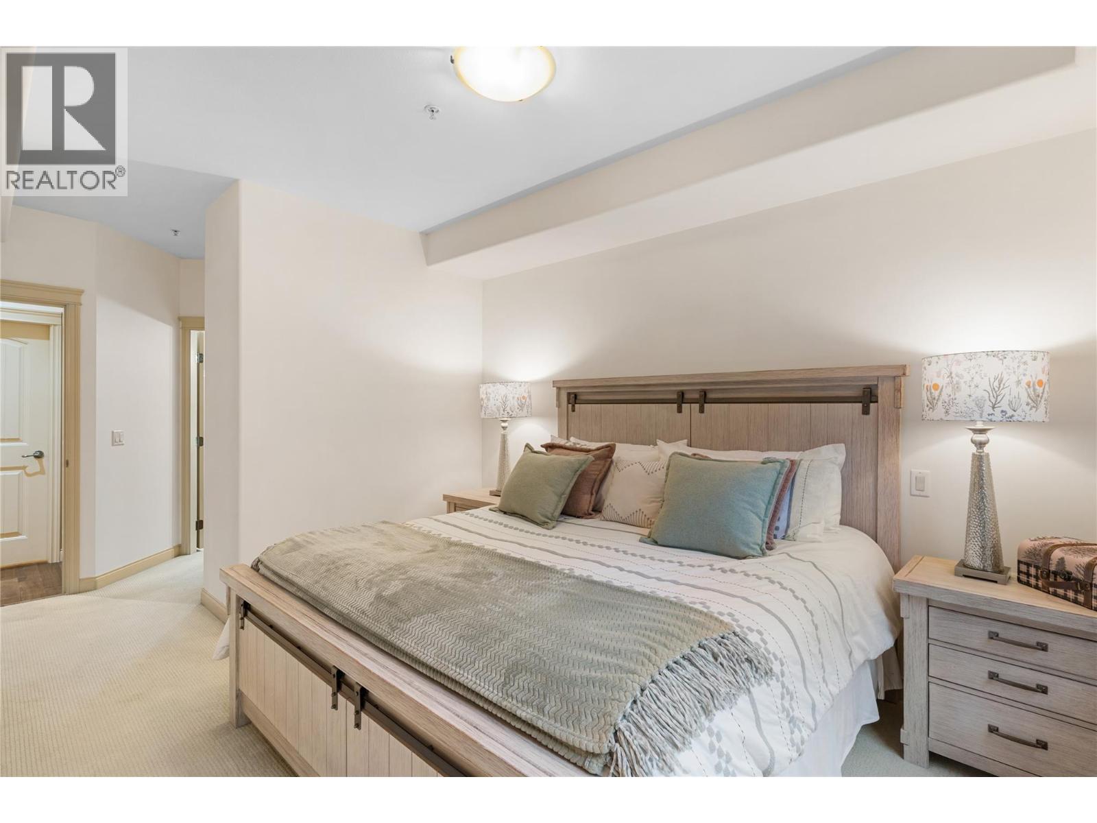 2780 Auburn Road Unit# 206