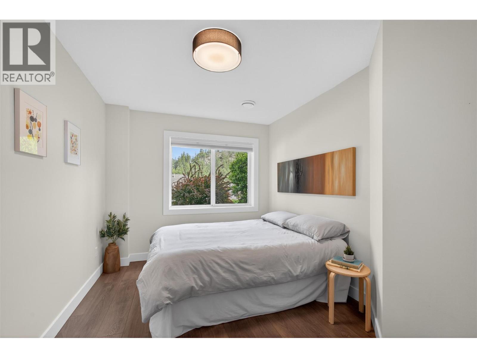 328 Woodpark Crescent