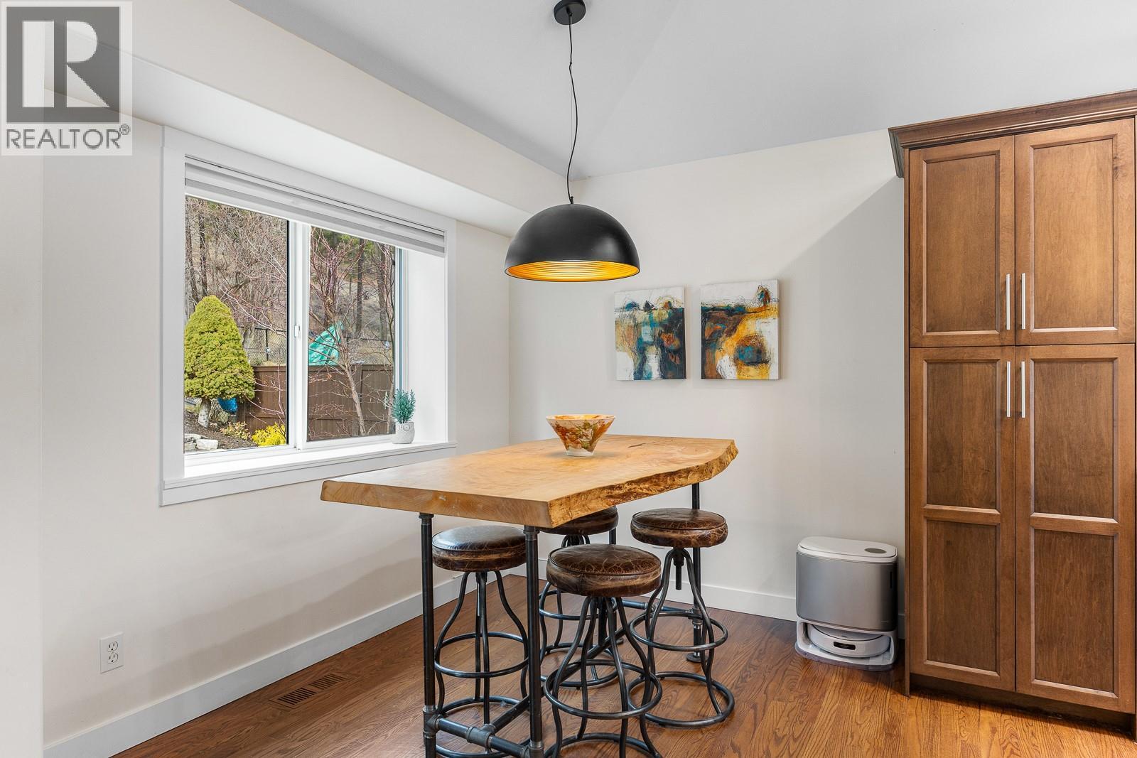 328 Woodpark Crescent