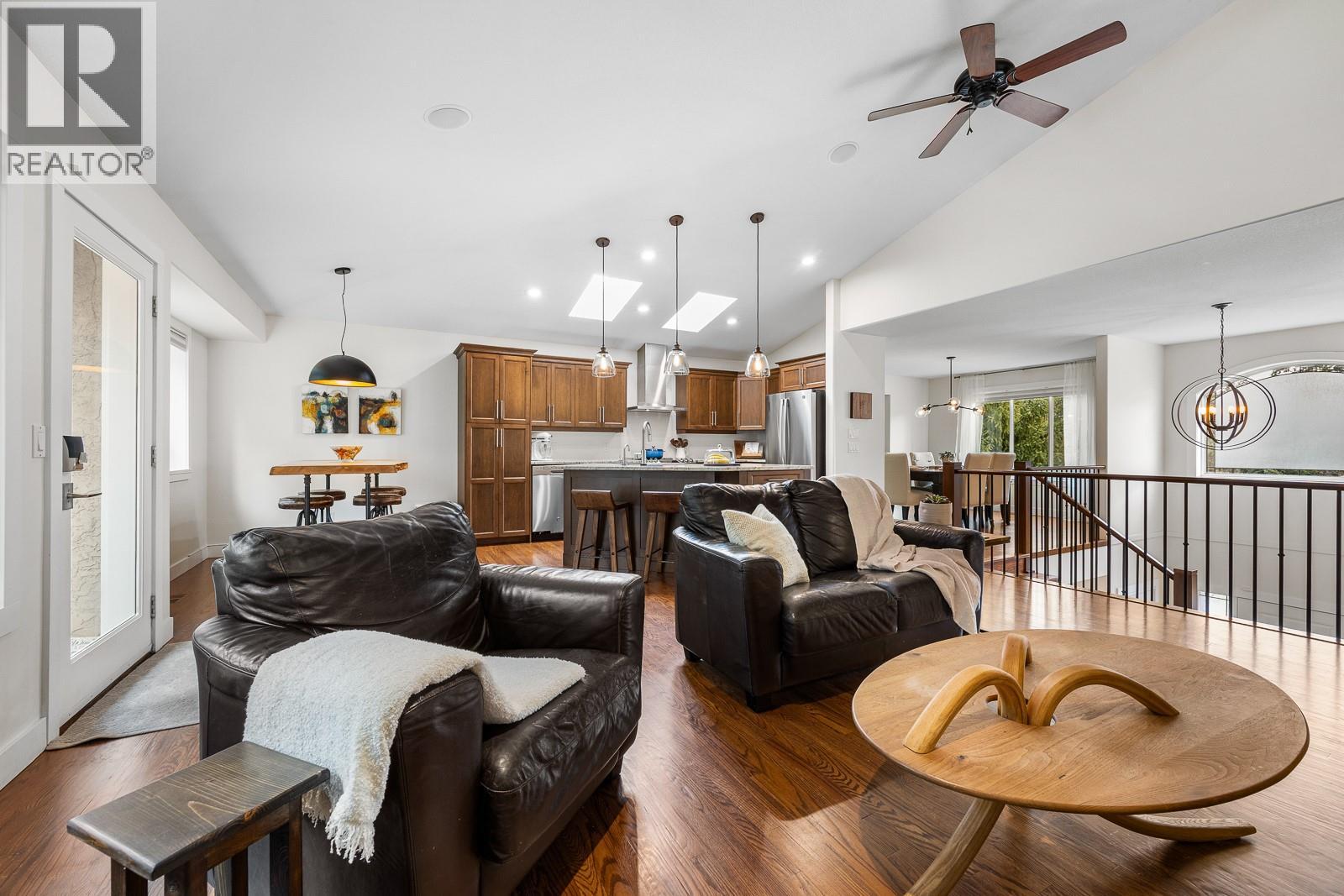 328 Woodpark Crescent