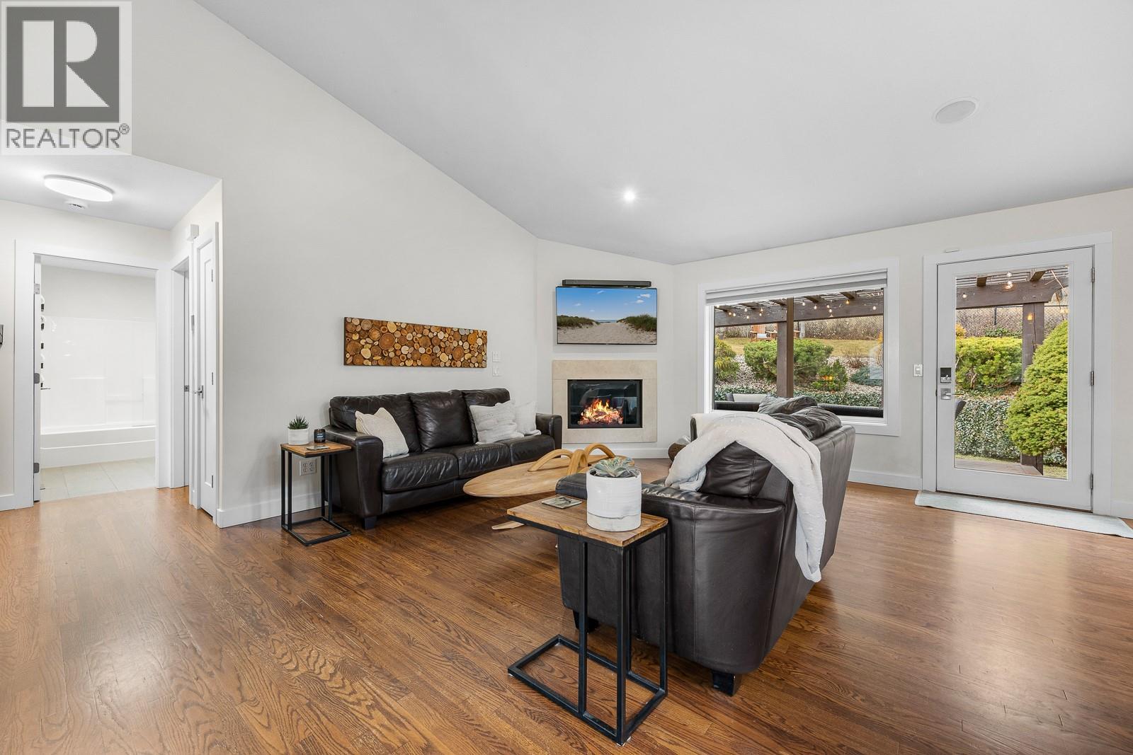 328 Woodpark Crescent