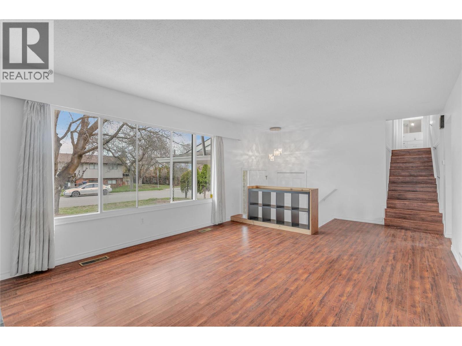 693 Paret Place
