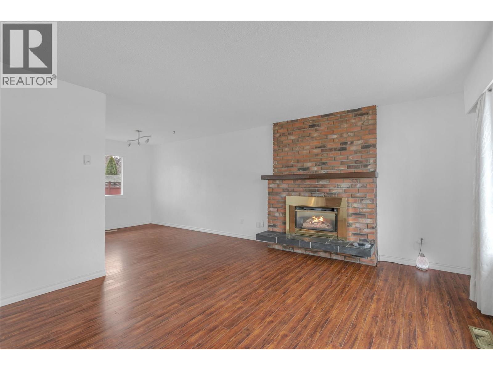 693 Paret Place