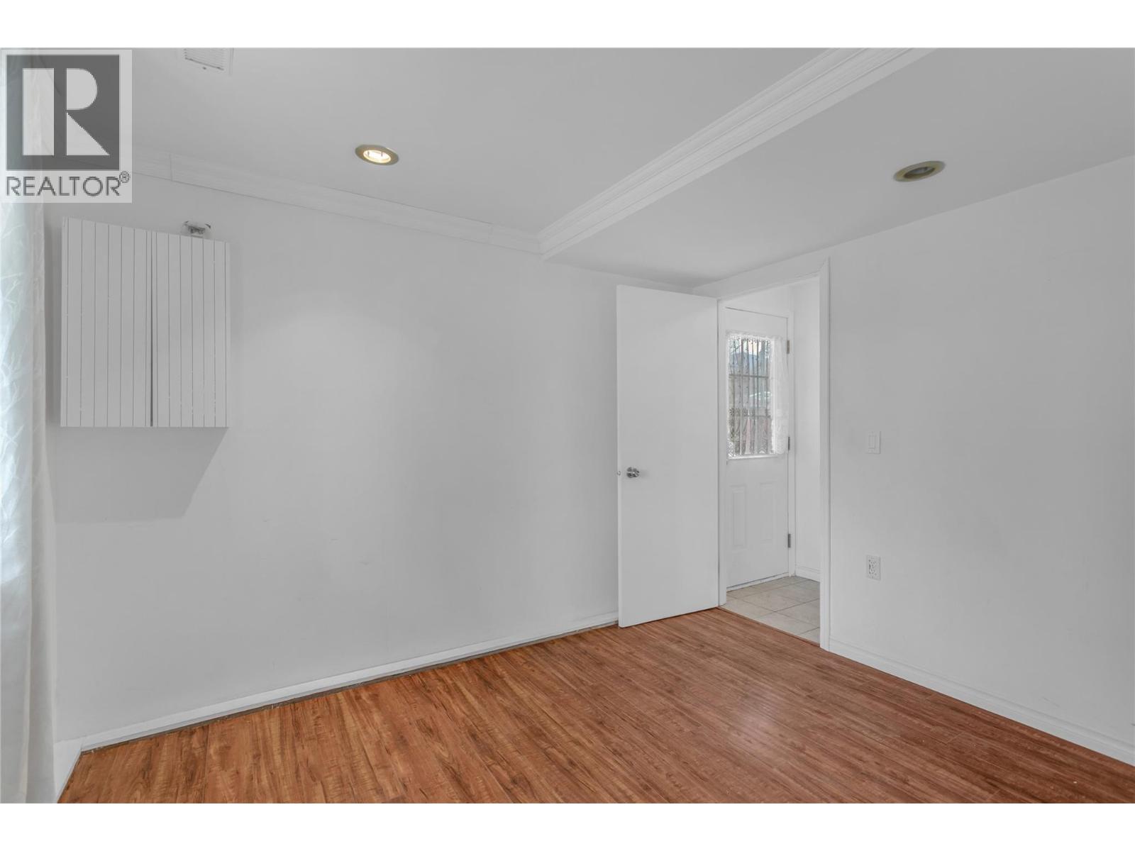 693 Paret Place