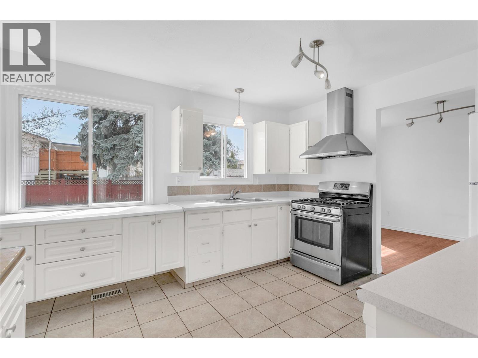 693 Paret Place