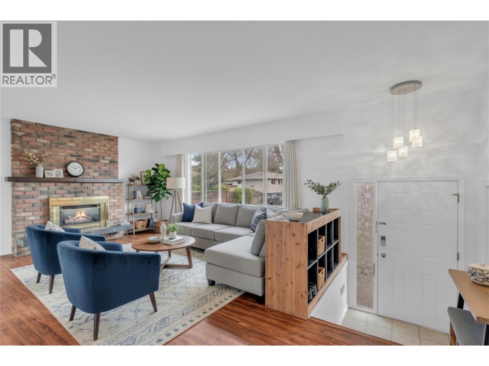 693 Paret Place