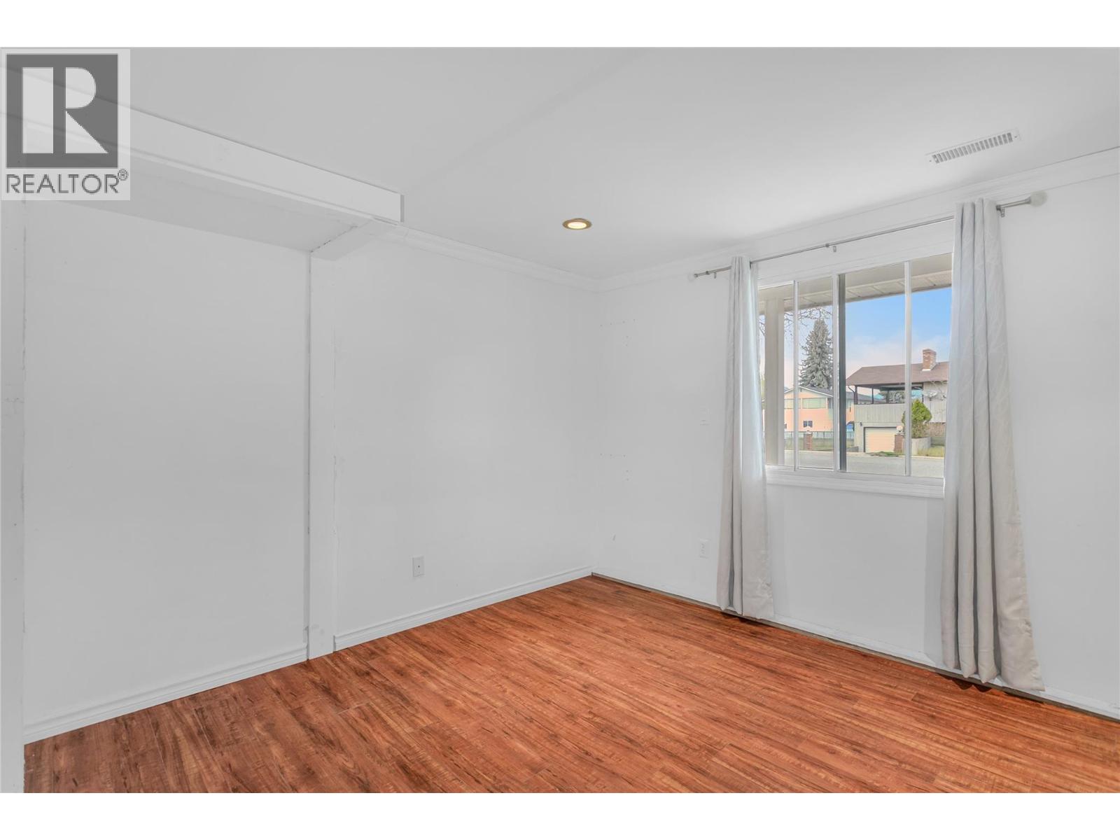 693 Paret Place