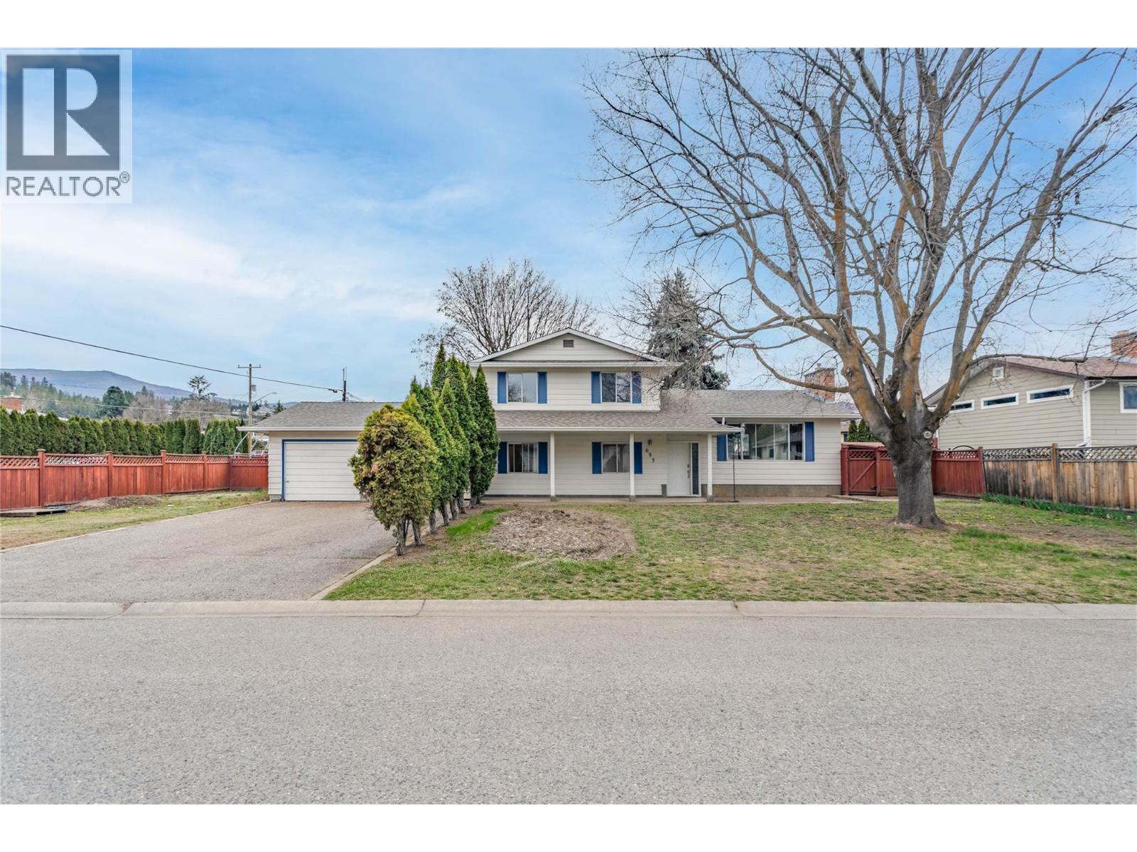 693 Paret Place
