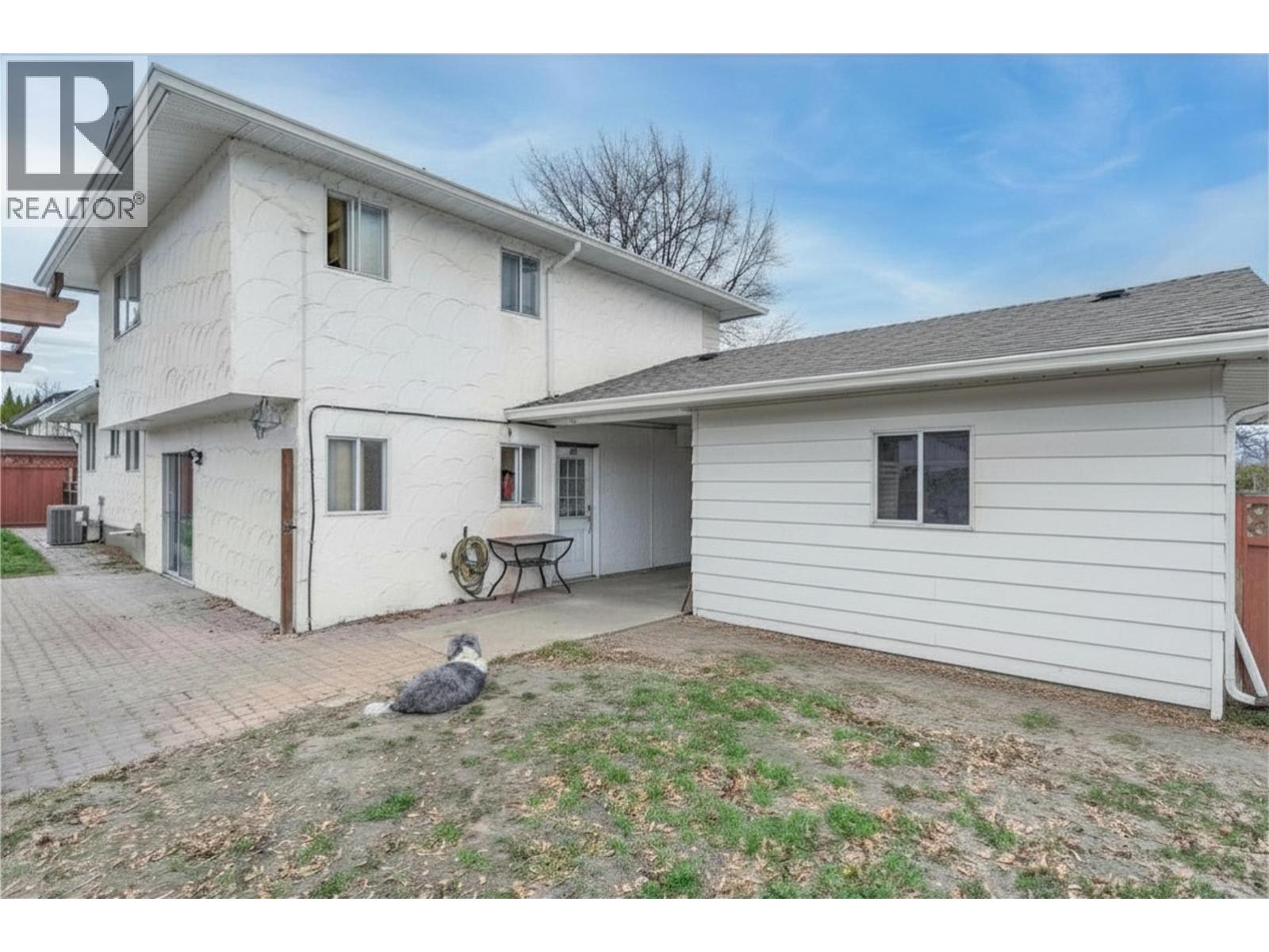 693 Paret Place