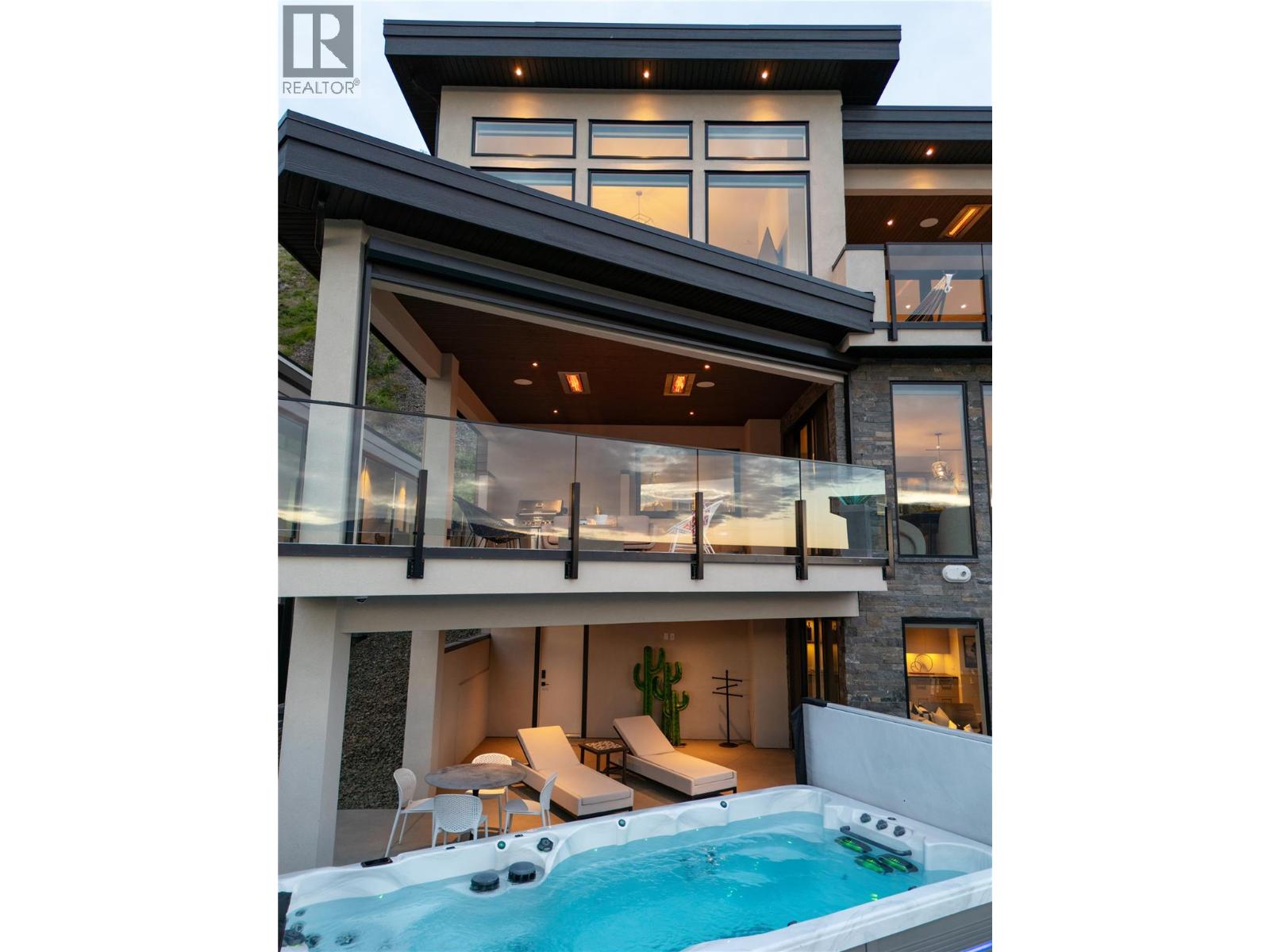 605 Clifton Court